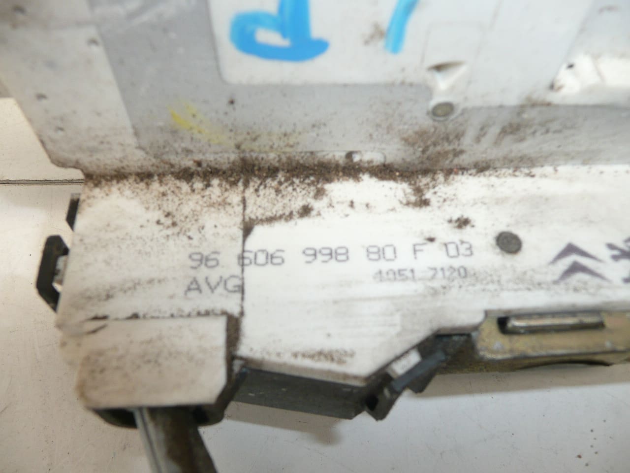 Заключващ механизъм за лява предна врата Citroën C4 9660699880 9135R0 - Image 2