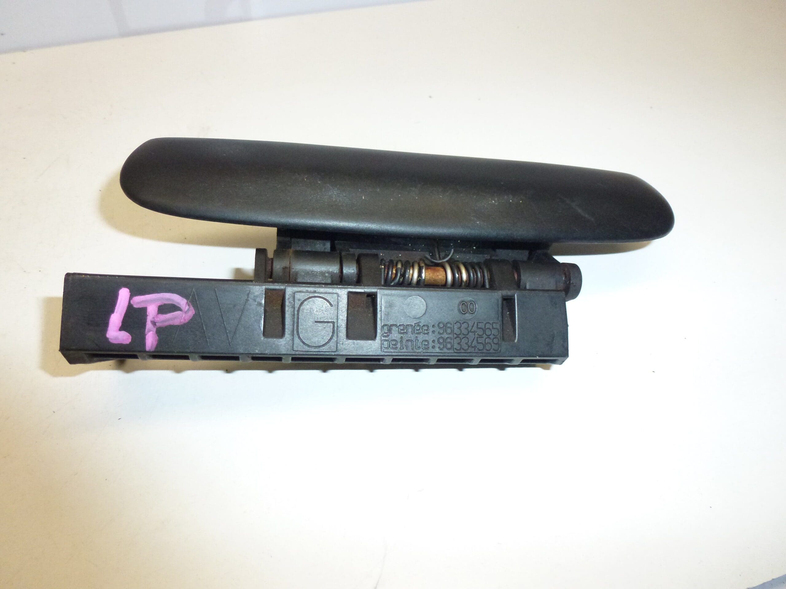 Дръжка за лявата предна врата Citroën Xsara черна 96334565 9101L8 - Image 2