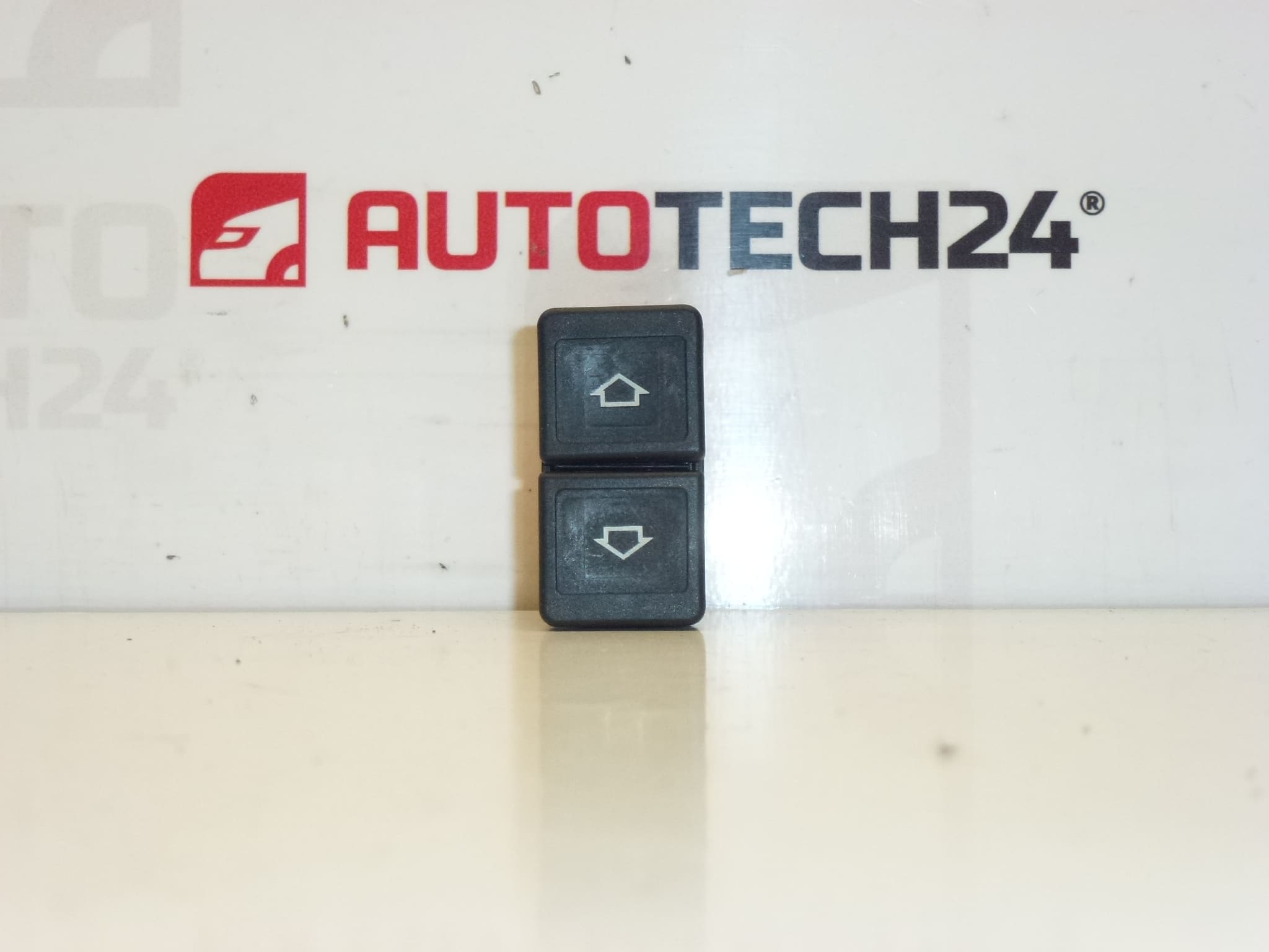 Citroën Xsara Picasso Window Control 6554E1