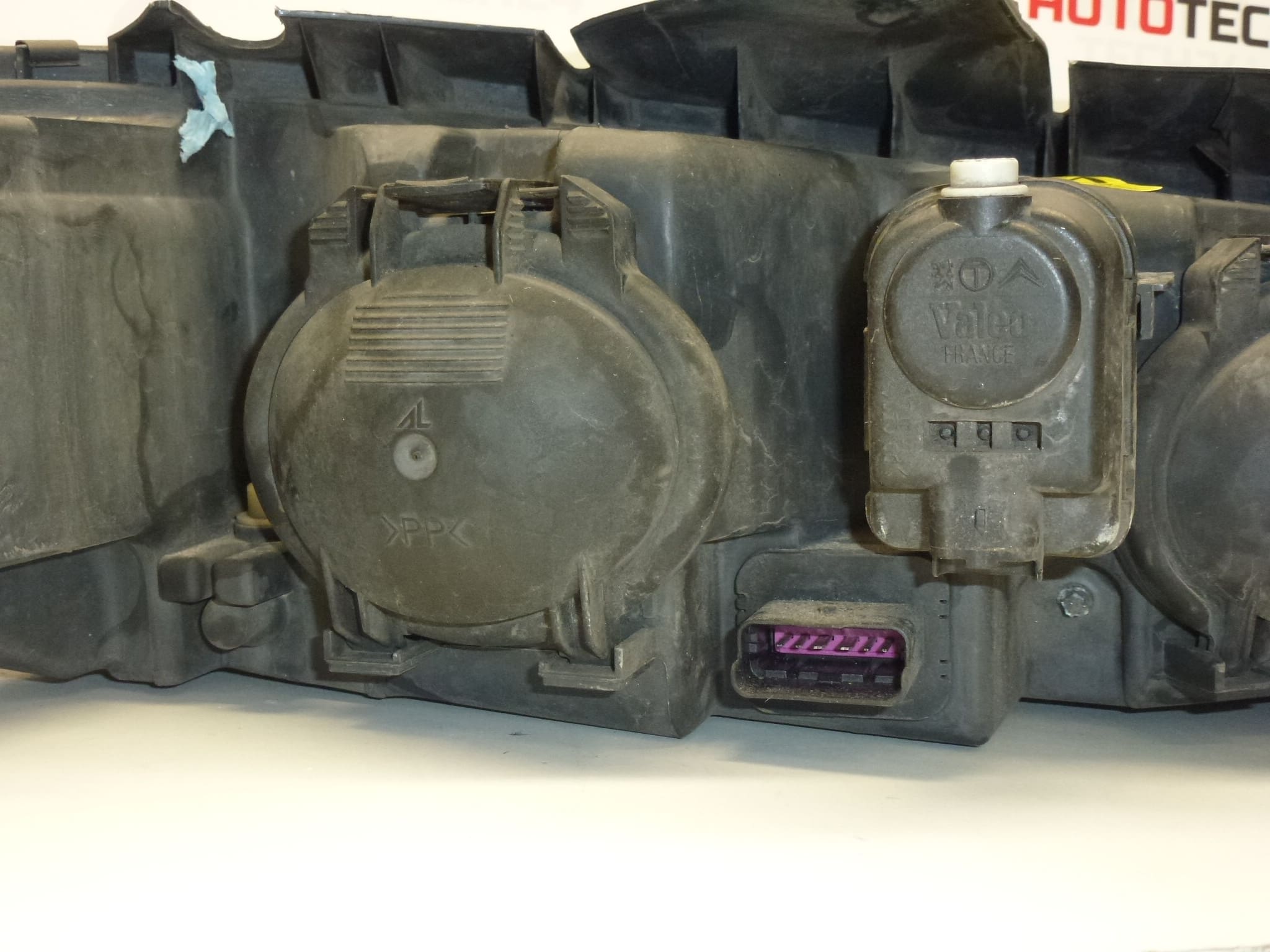 Лява предна лампа Peugeot 406 6204V2 - Image 2