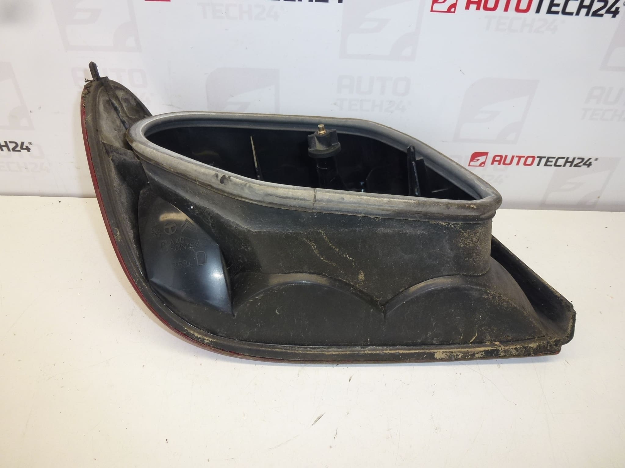 Дясна задна лампа Citroën Xsara 6351P0 - Image 2