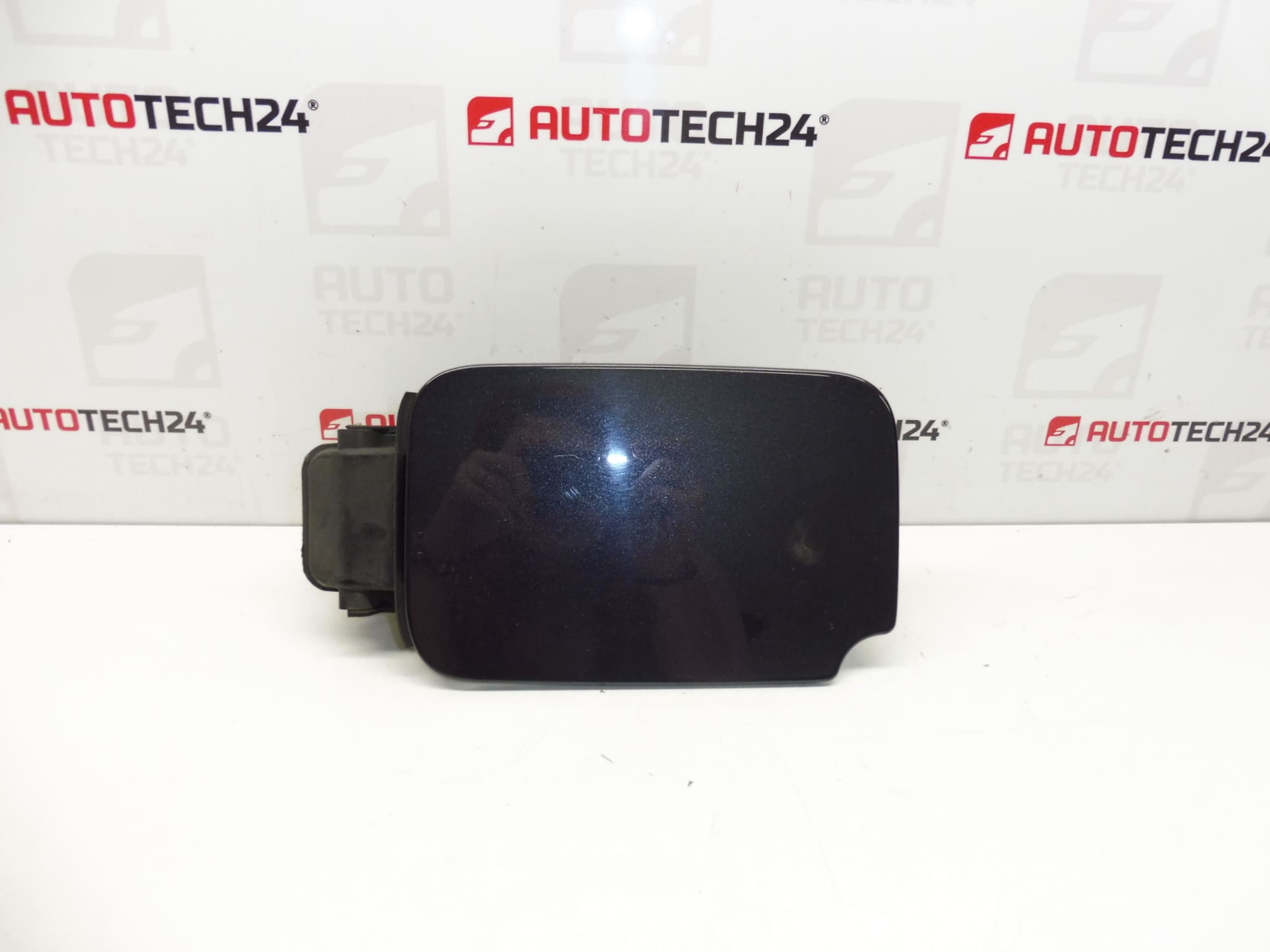 Капачка за резервоар сребриста Peugeot 807 Citroën C8 EYJ 1485207080 151790