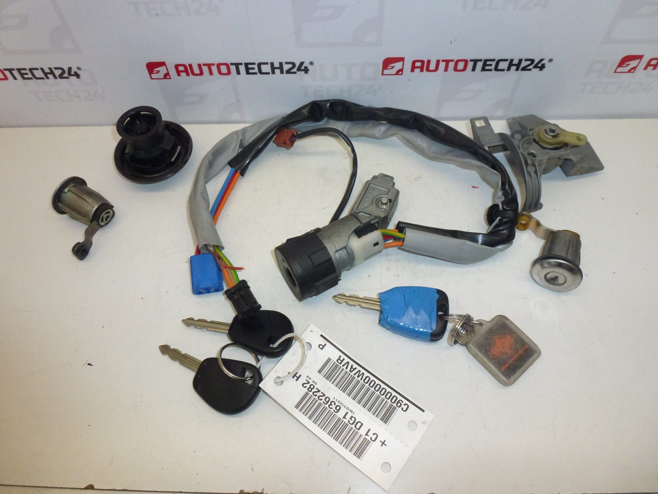 Комплект ключове и заключалки Citroën Berlingo II 4162CF 3 ключа - Image 2
