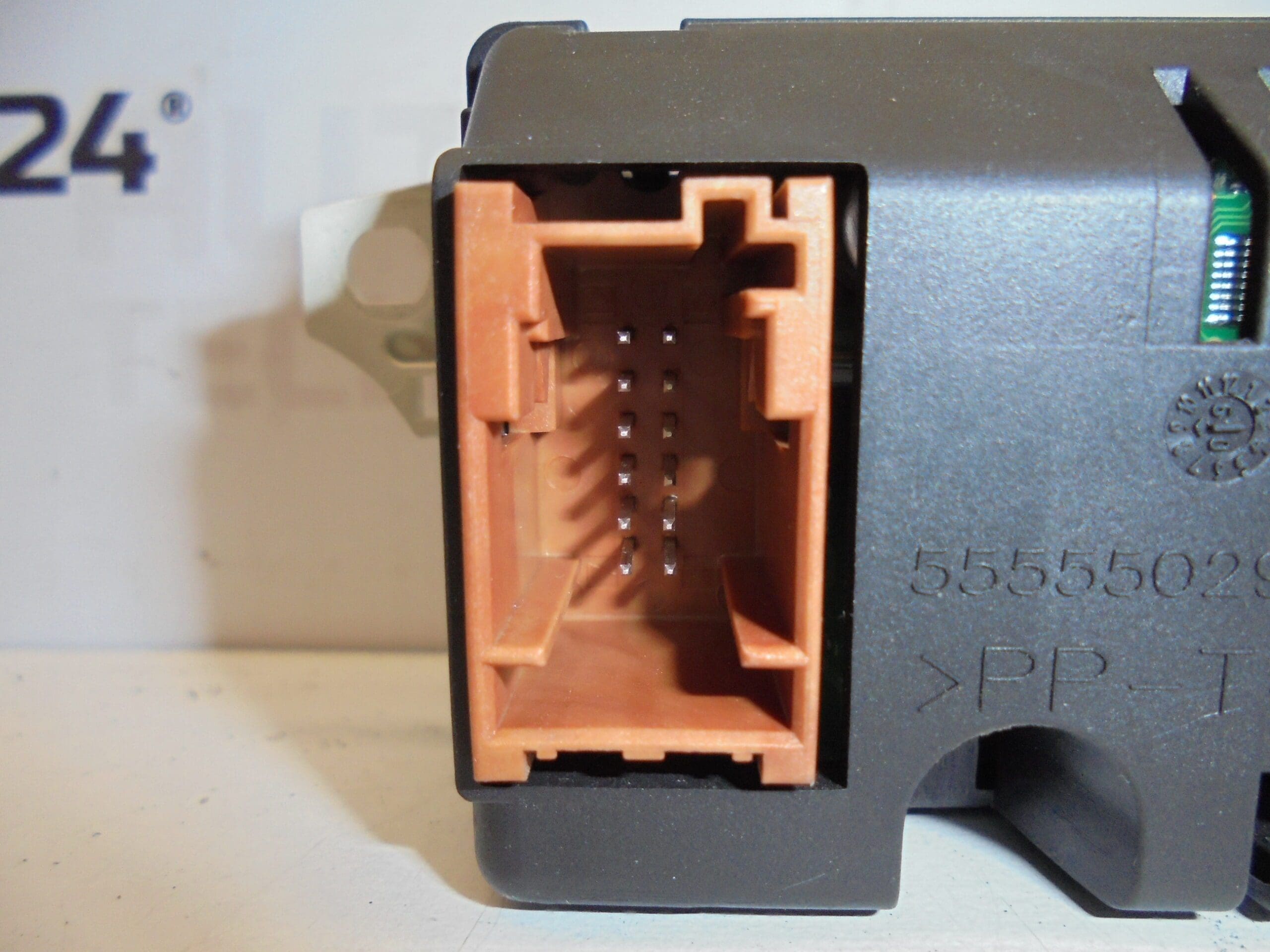 Дисплей на радио компютър Citroën Peugeot 308 9666136680 9807307080 6593F4 - Image 2