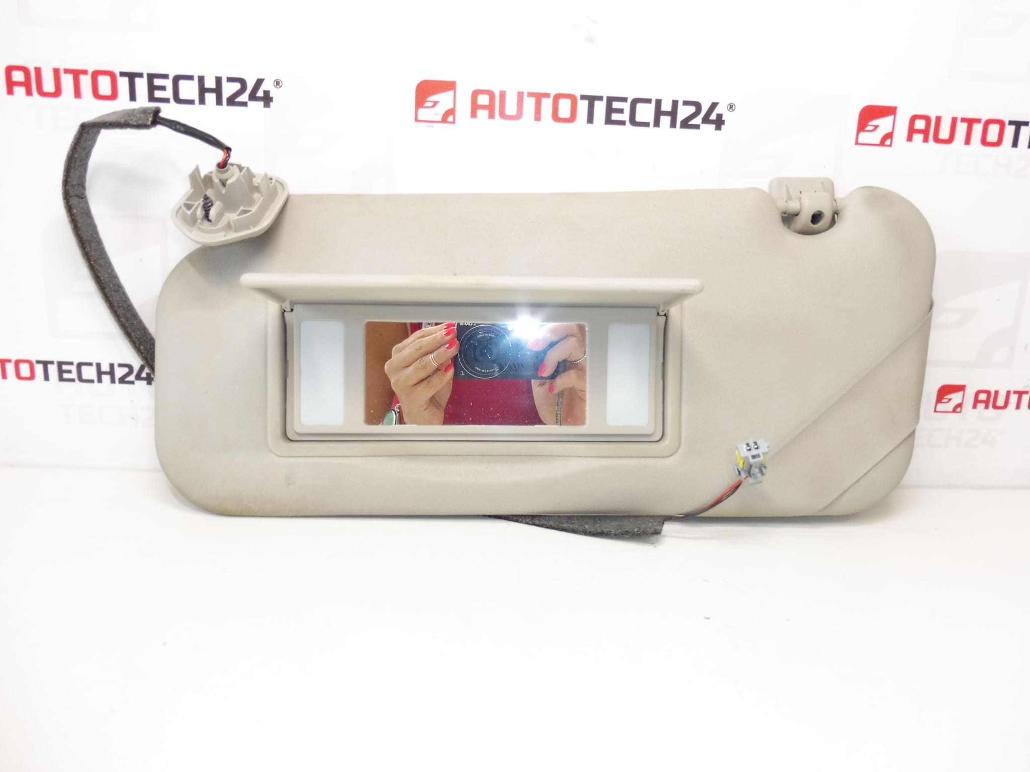 Лява слънчева капачка Citroën Peugeot 8143HS - Image 2