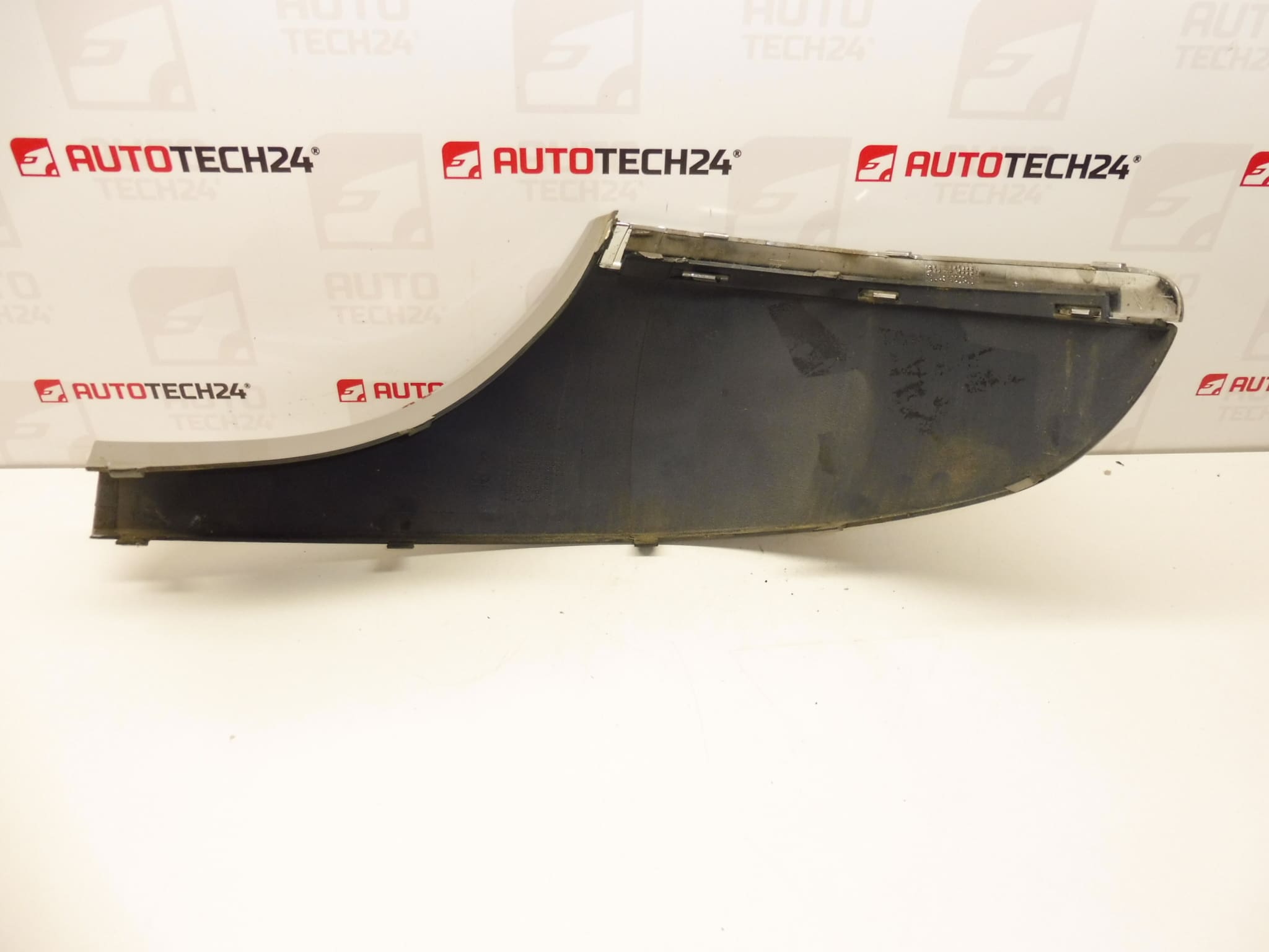 Лява лайсна с хром на задната броня Citroën Xsara Picasso KDDC 7452CS - Image 2