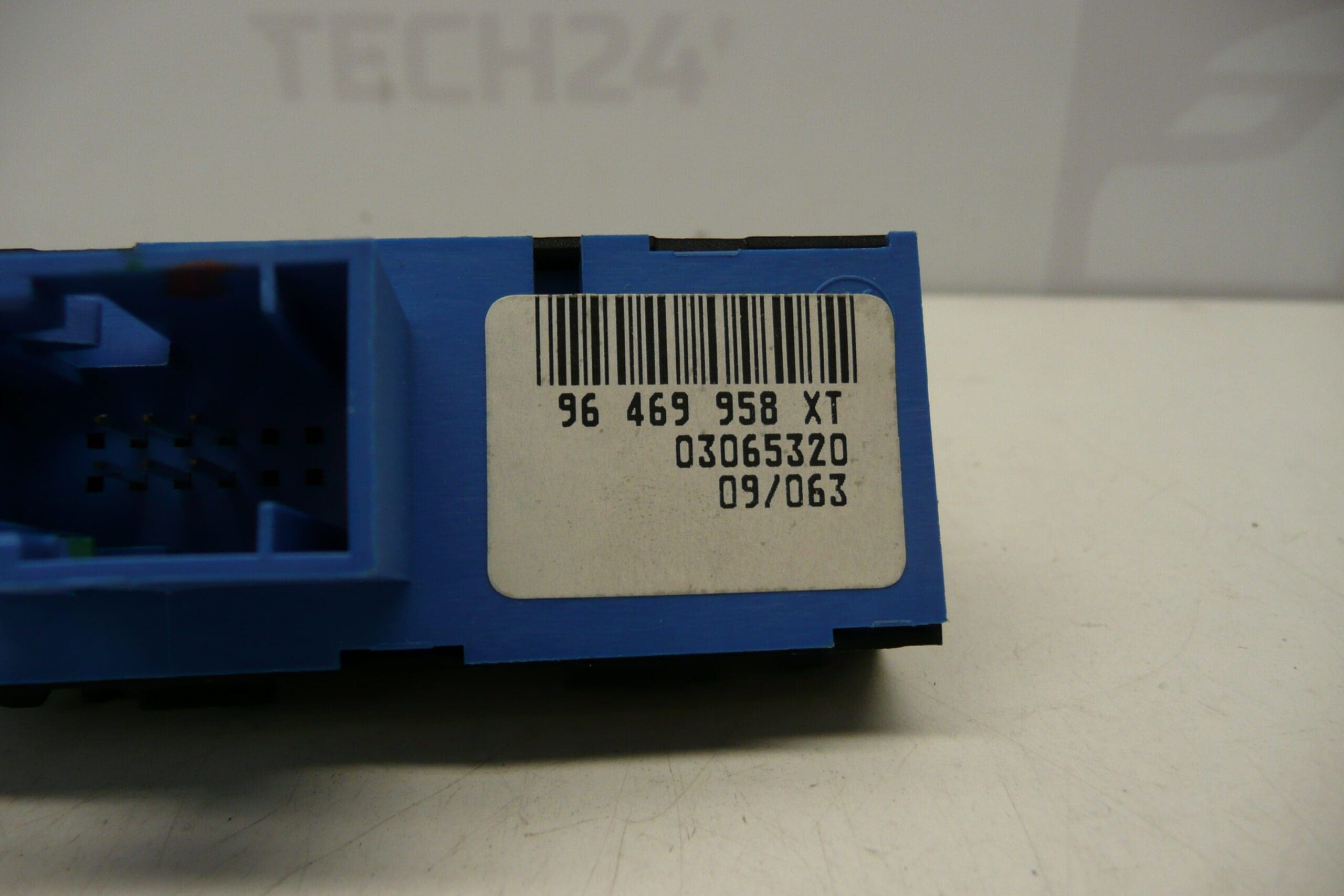 PDC превключвател и централно заключване за Peugeot 407 96469958XT 6554EY - Image 2