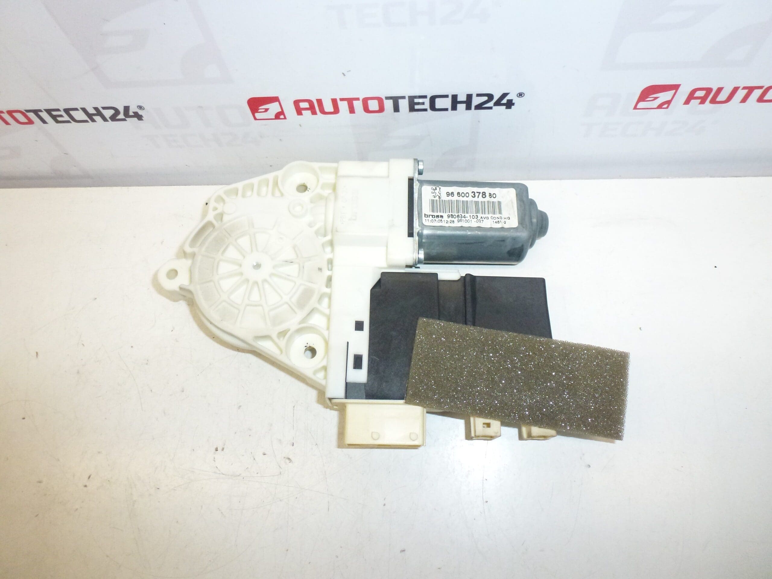 Peugeot 307 CC Моторче за ляво стъкло 9660037880 9221CN