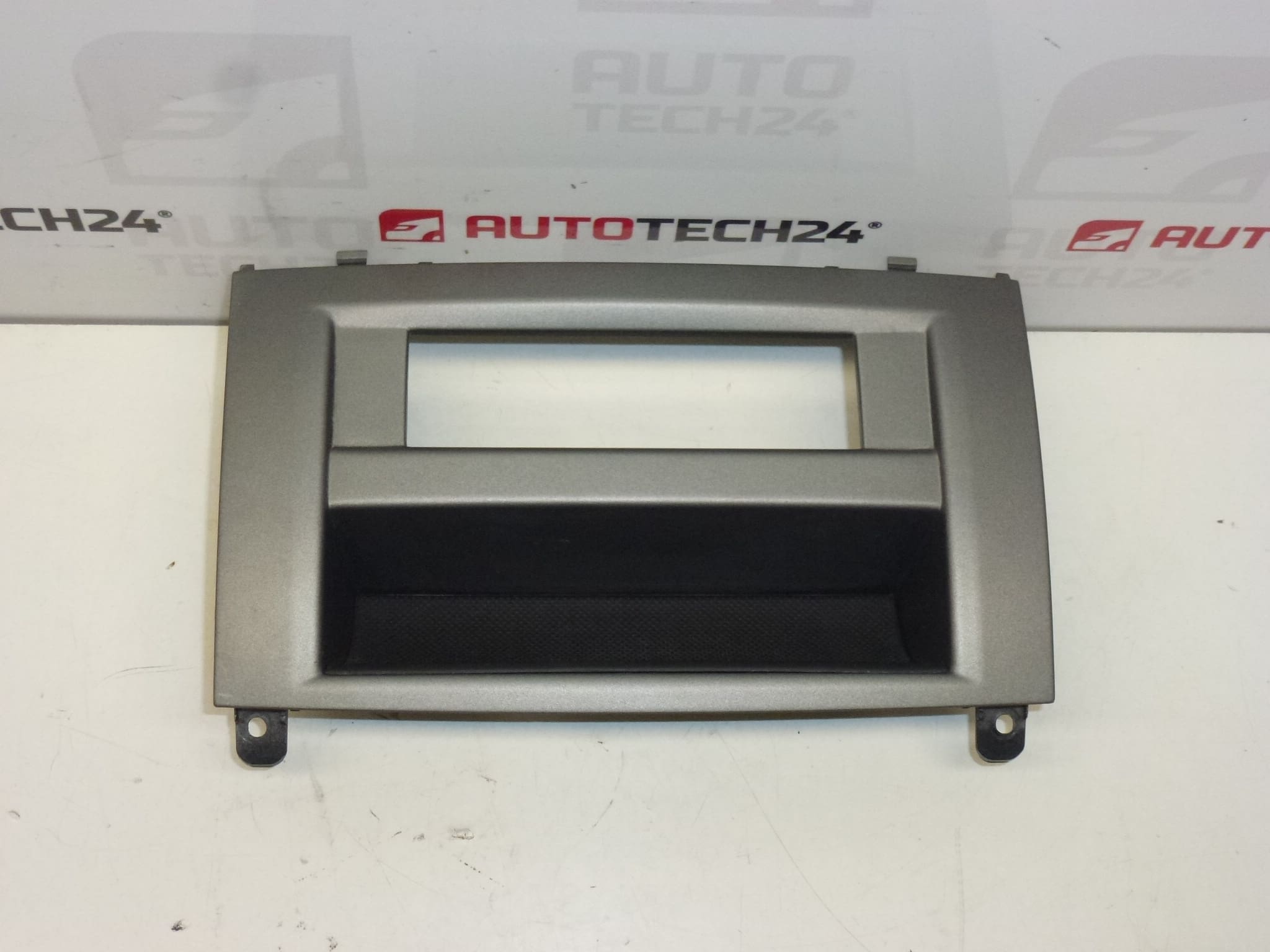 Peugeot 407 рамка за радио дисплей 96577887 77 8265S9