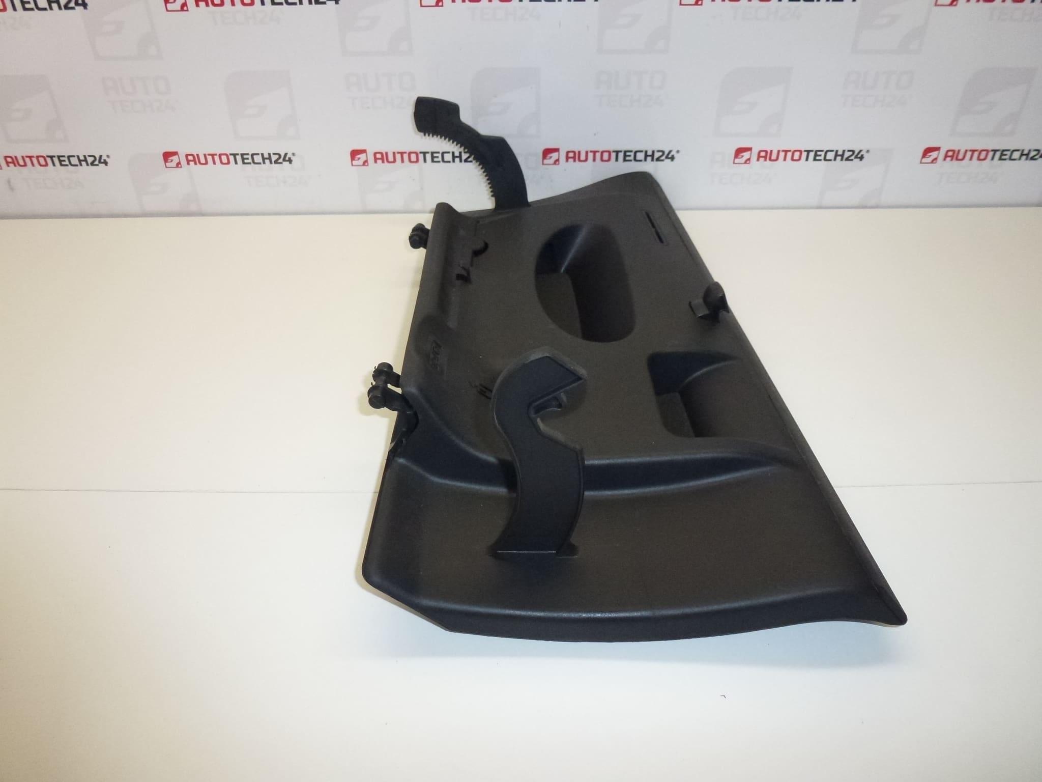 Откачен шкаф GLOVE BOX Citroën C4 8218N1 - Image 2