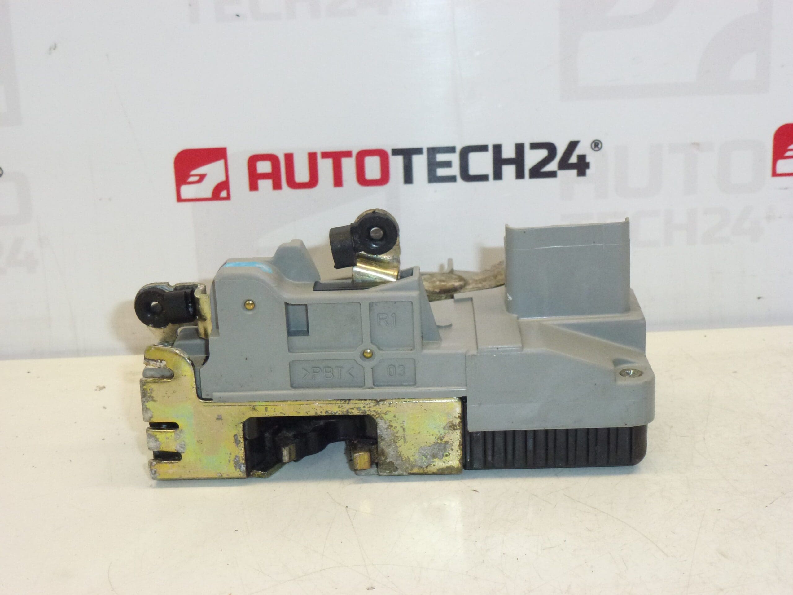 Заключване на дясната предна врата Citroën Peugeot 9136J6 - Image 2