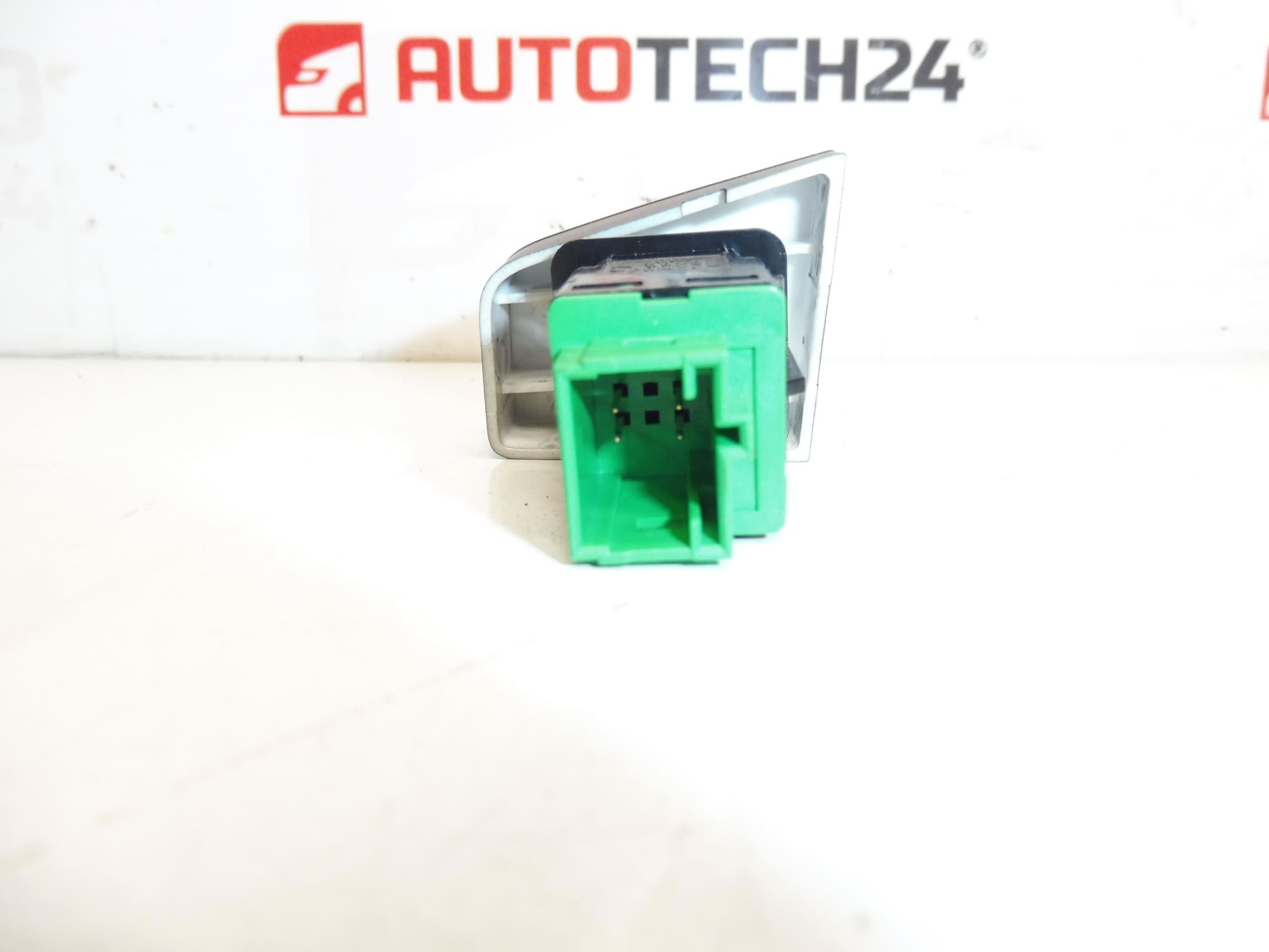 Централен заключващ механизъм Citroën C-Elysée Peugeot 301 96765882ZD - Image 2