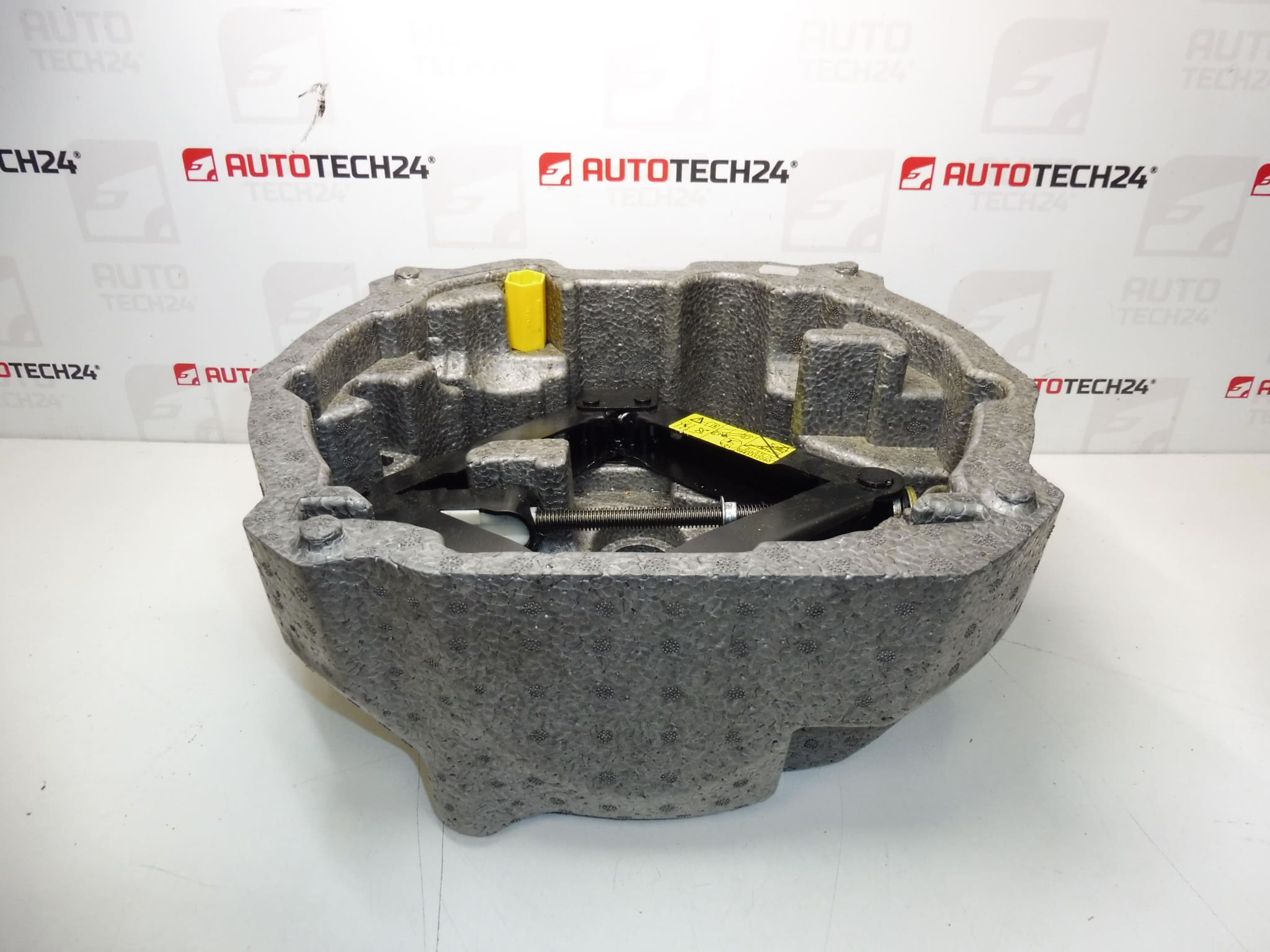 ключ за колела