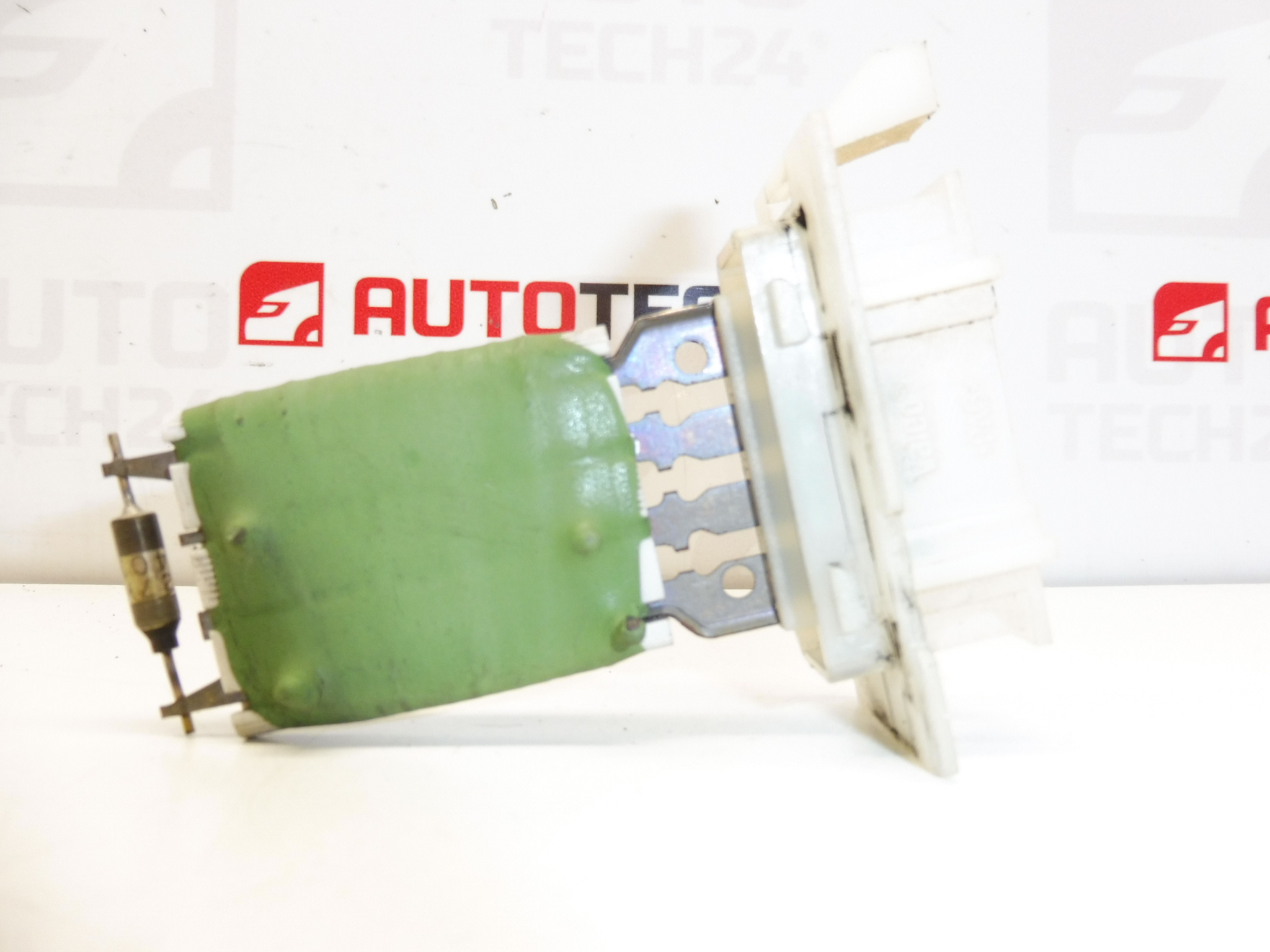 Регулатор на вентилатора Citroën Peugeot 6441V8