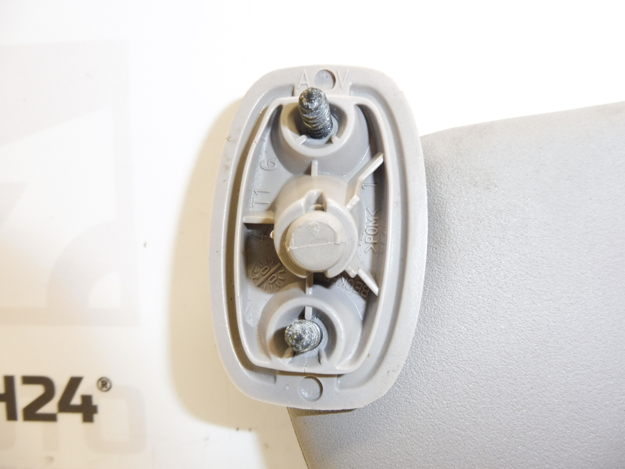 Сенник ляв Citroën Peugeot 8143EP