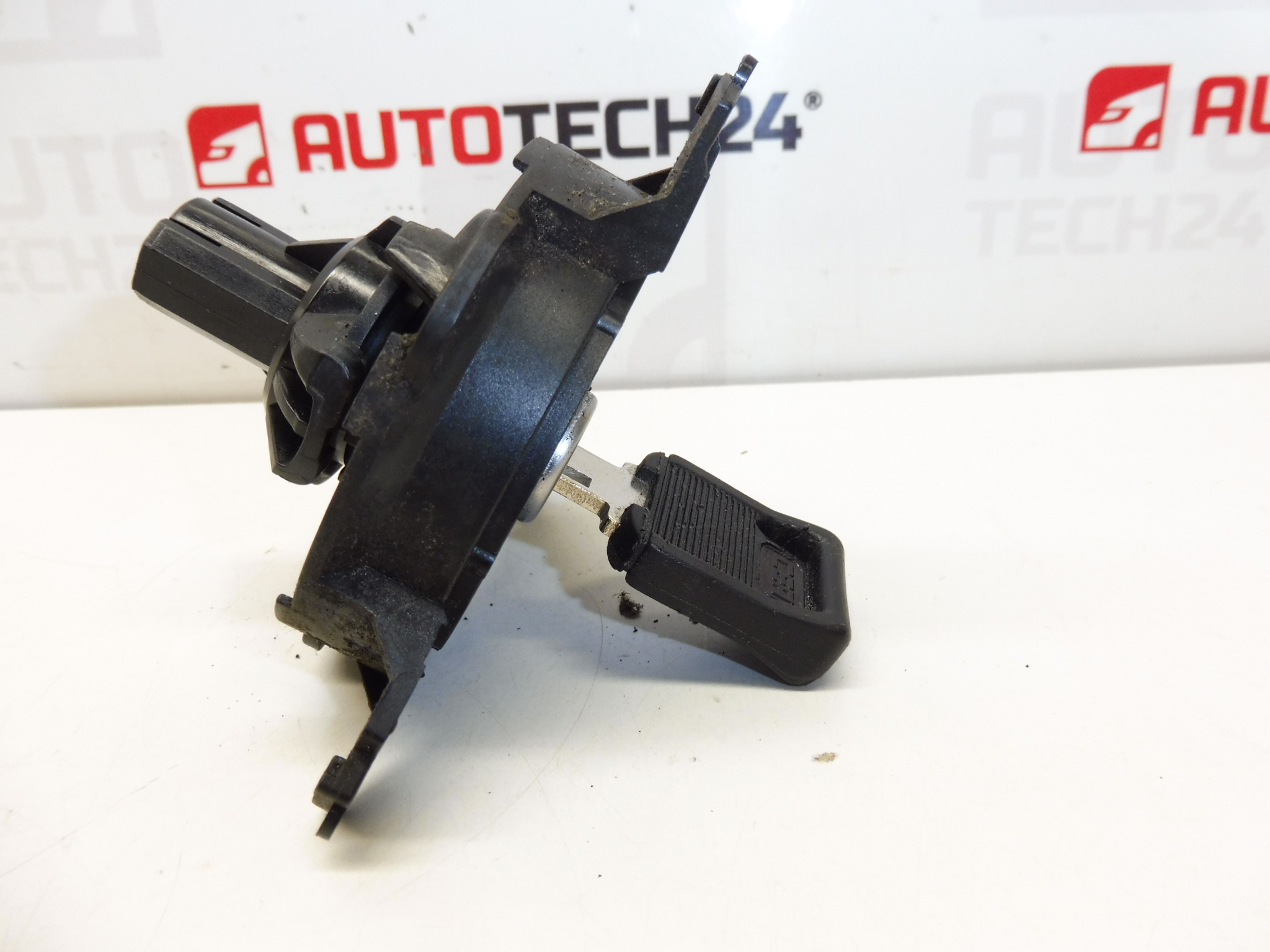 Капачка за резервоар + 1 ключ за Пежо 206