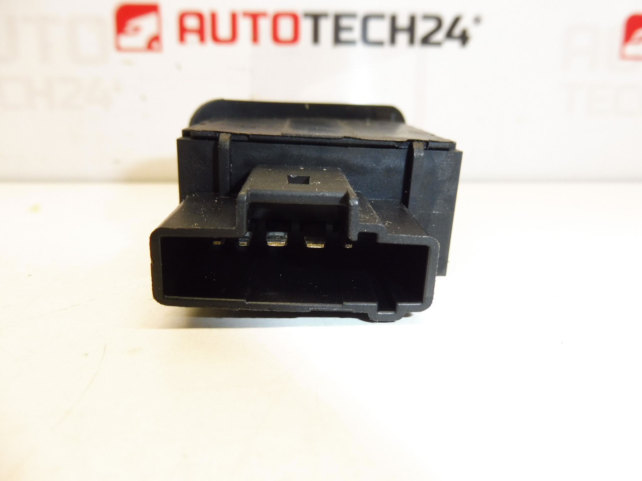 Контролер за коригиране на височината на светлината Citroën Peugeot 6554T7