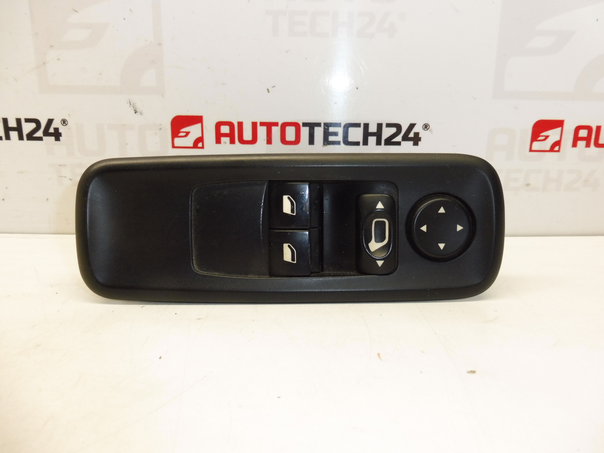 Шофьор Citroën C8 Peugeot 807 14996350XT 6554RV