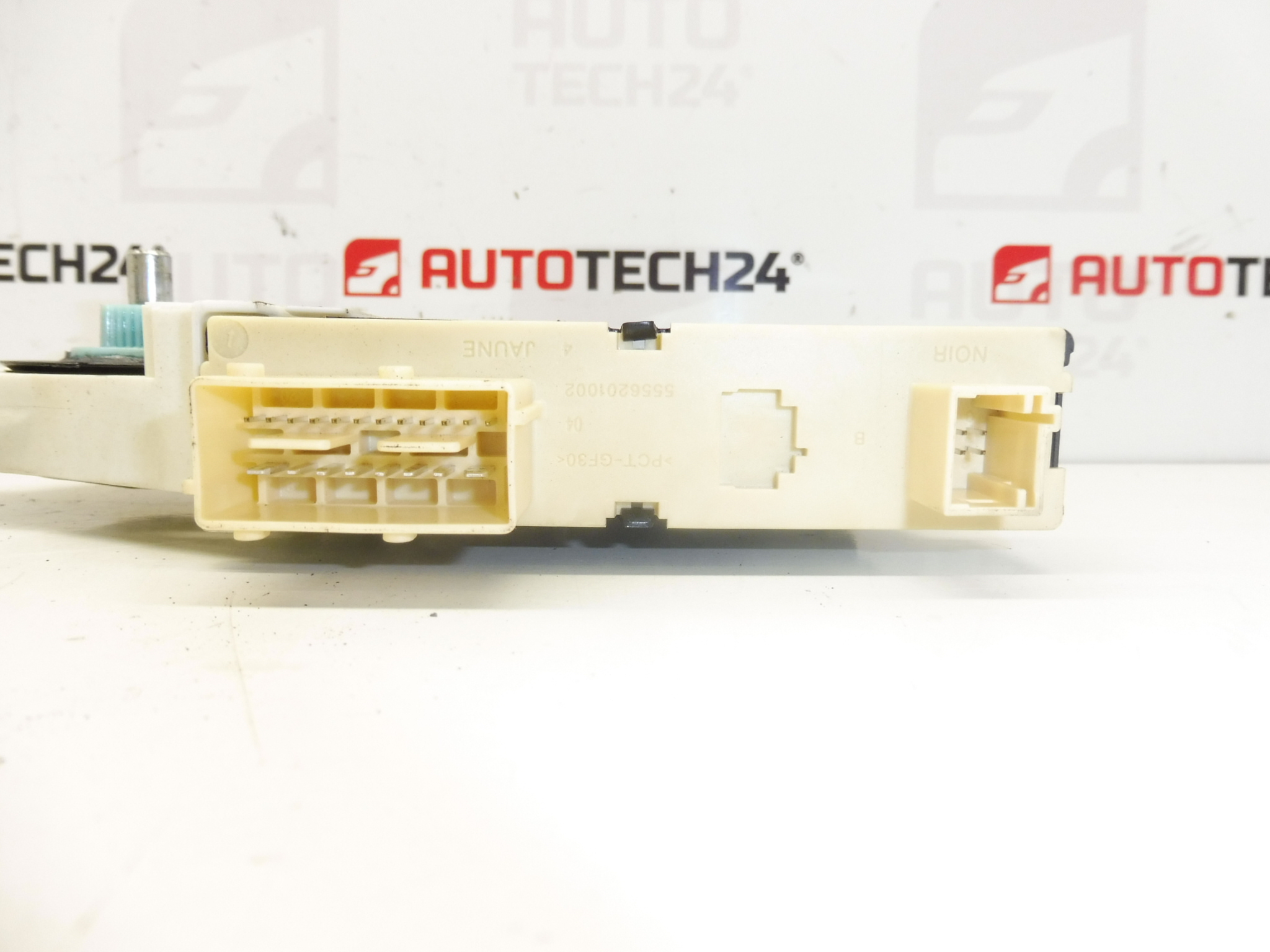 Моторче за навиване на предния ляв прозорец Citroën Peugeot 1400794380 9221AE