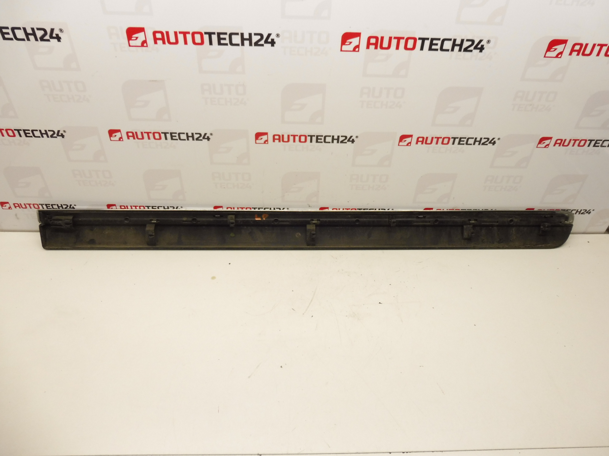 Лайсна предна лява врата Citroen C8 Peugeot 807 EYJ 1401028777 8545GH