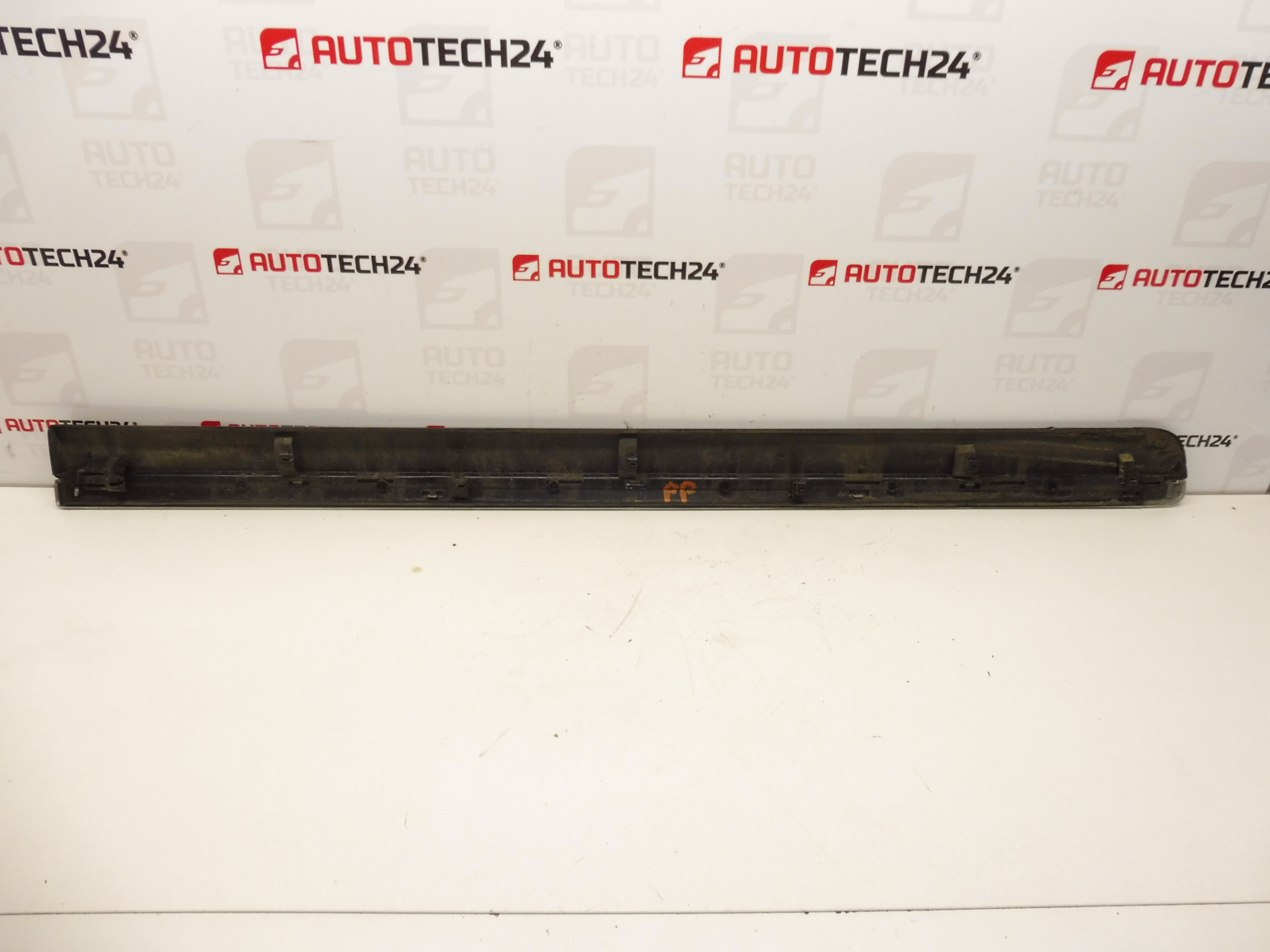 Лайсна предна дясна врата Citroen C8 Peugeot 807 EYJ 1401028477 8545GJ