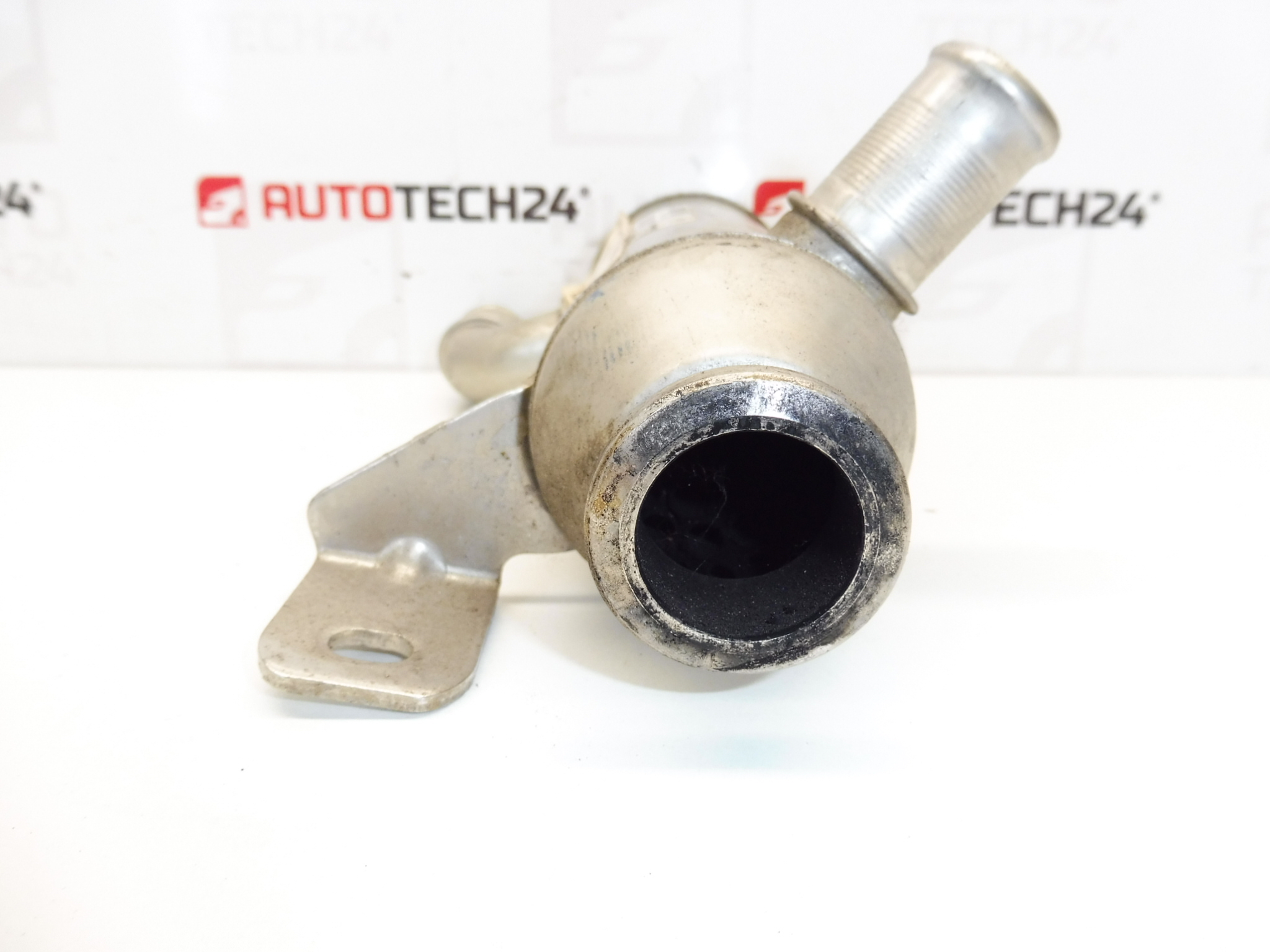 Топлообменник Valeo 2.0 HDI Citroën Peugeot 9627242880 1628KC