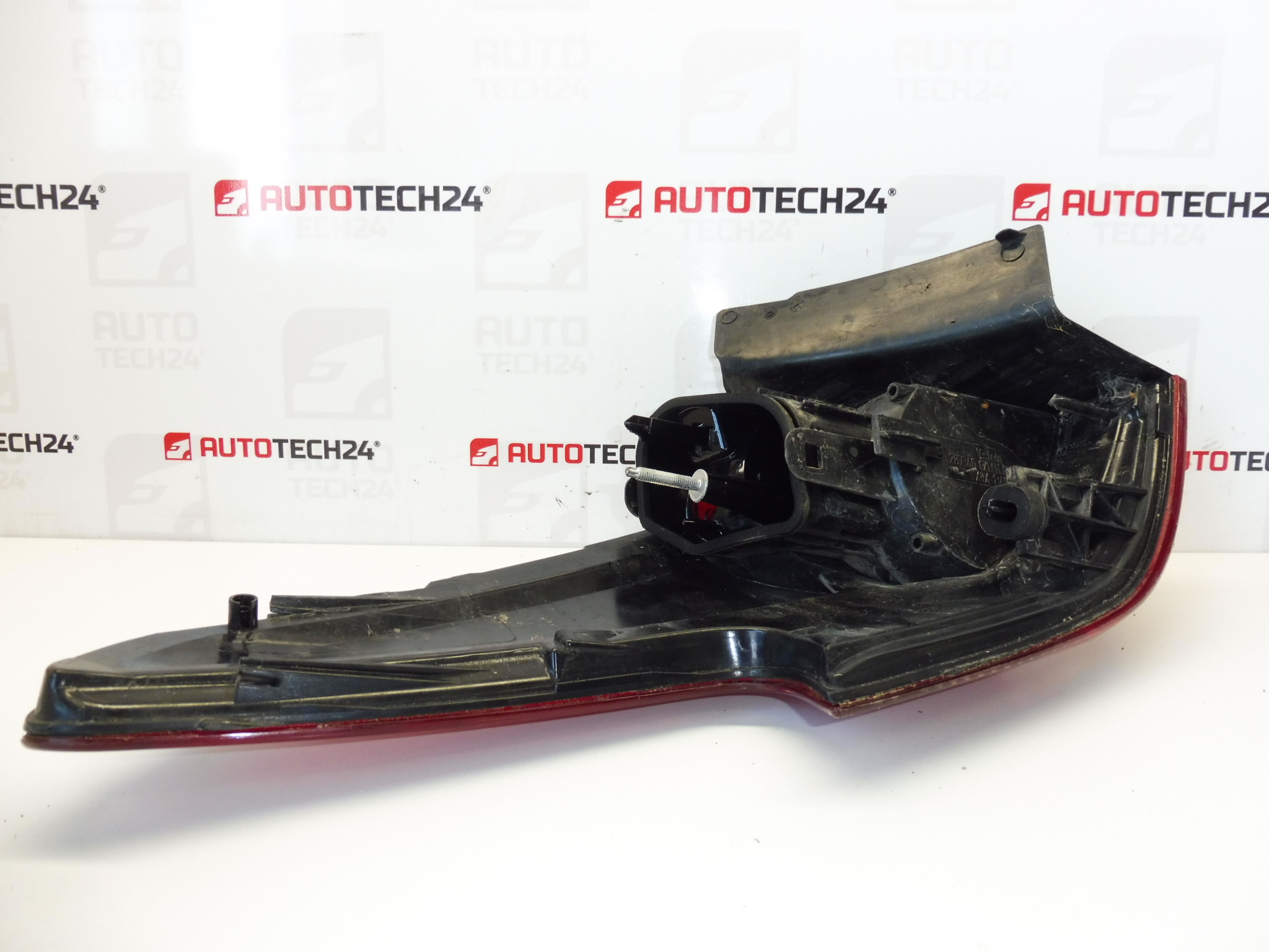 Фар за калник заден десен Citroën C5 X7 9675065680 6351LV