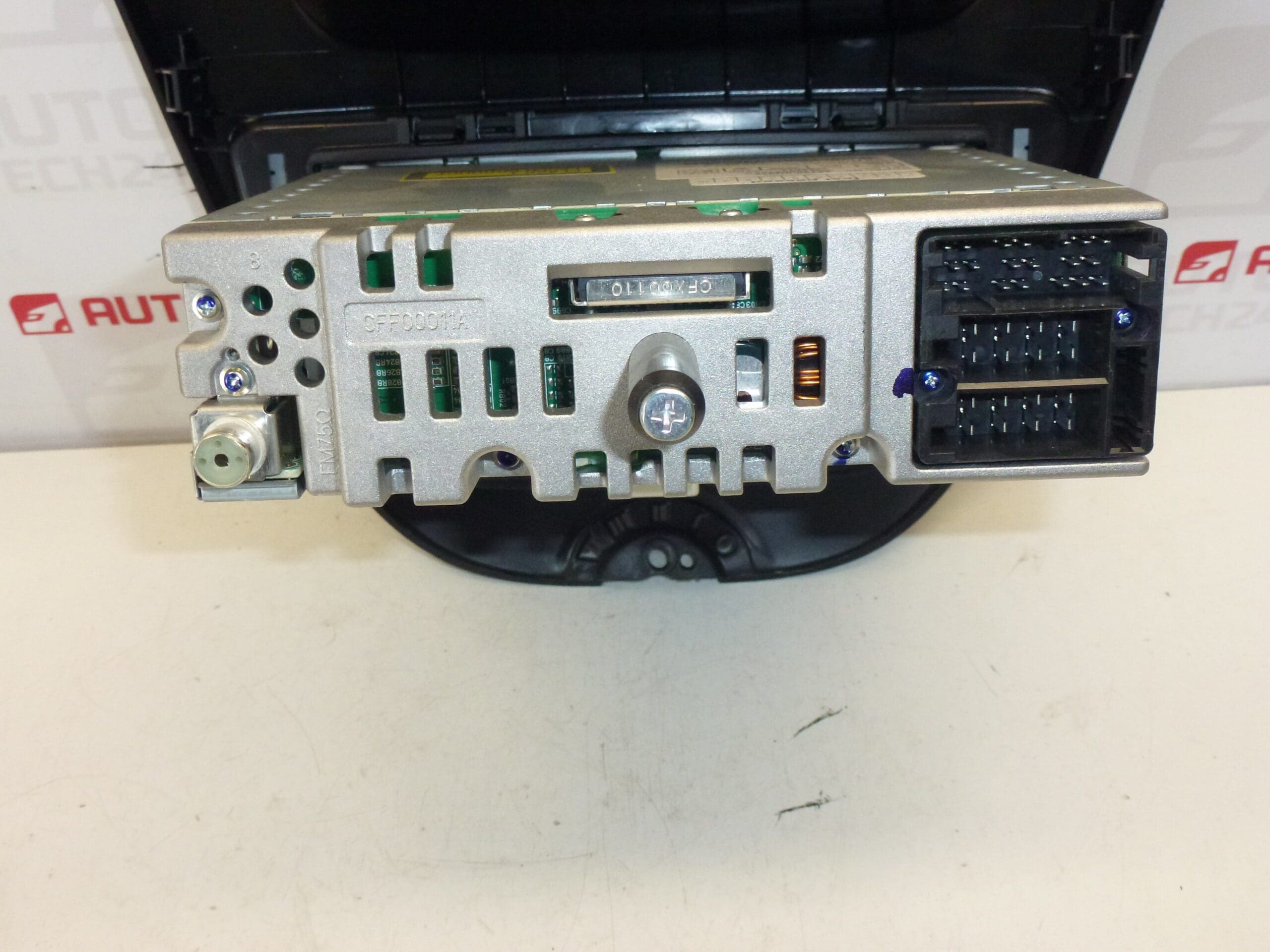 Авто радио CLARION с CD Citroën C1 Peugeot 107