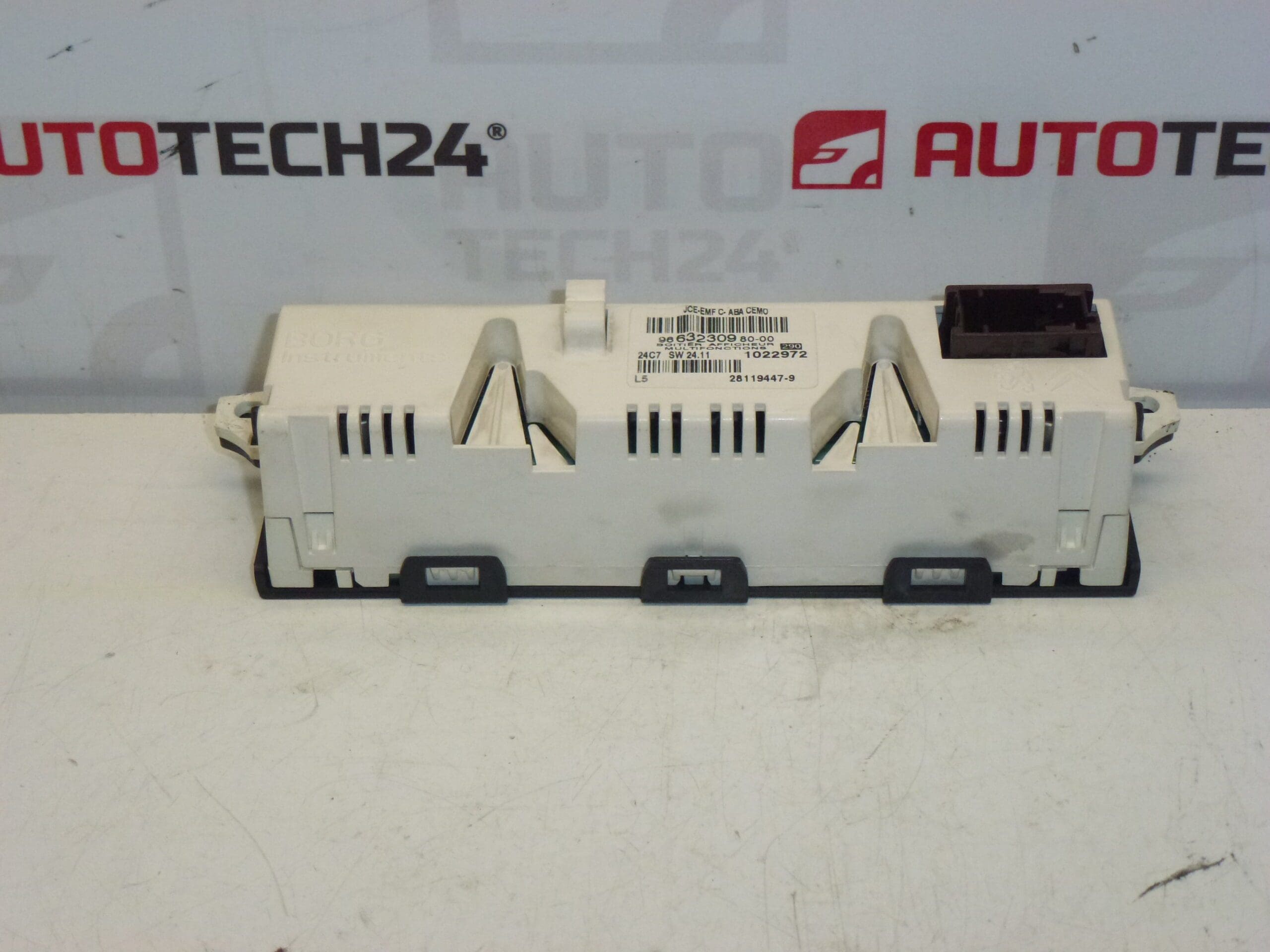 Дисплей Citroën C5 II 9657882880 6593T2