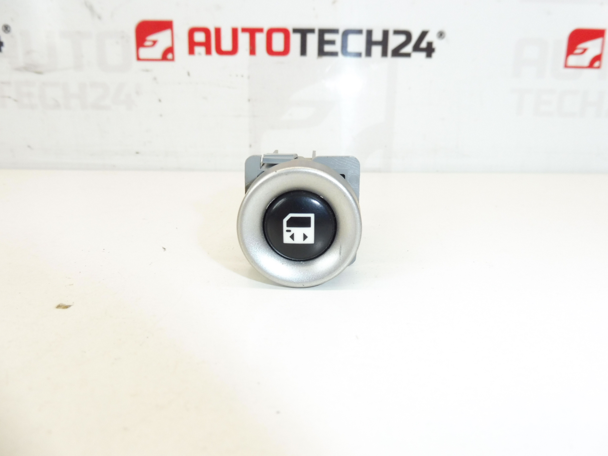 Актуатор за задна врата Citroën C8 Peugeot 807 1488929077 6554N1