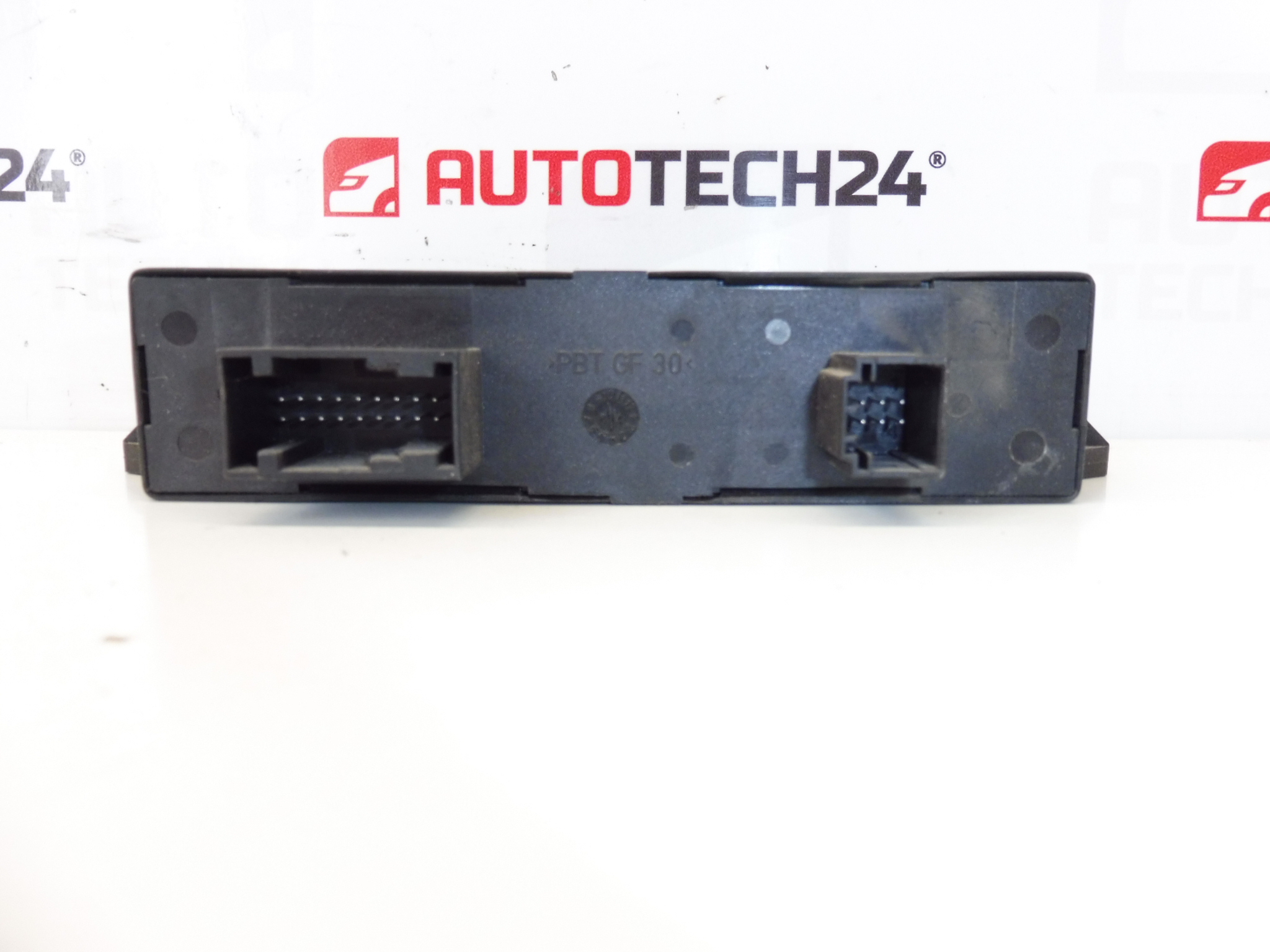 ECU паркинг асистент Citroën 9655196380 601.826 6590F1