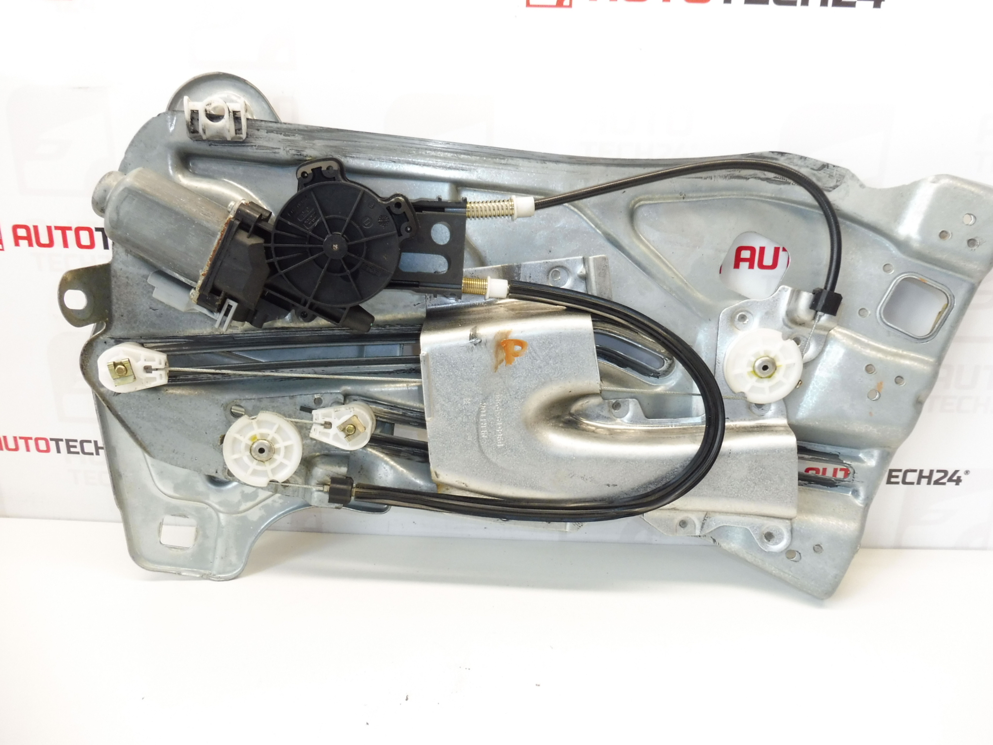 Peugeot 307 CC задно дясно стъкло Изтегляне 9651535980 922497