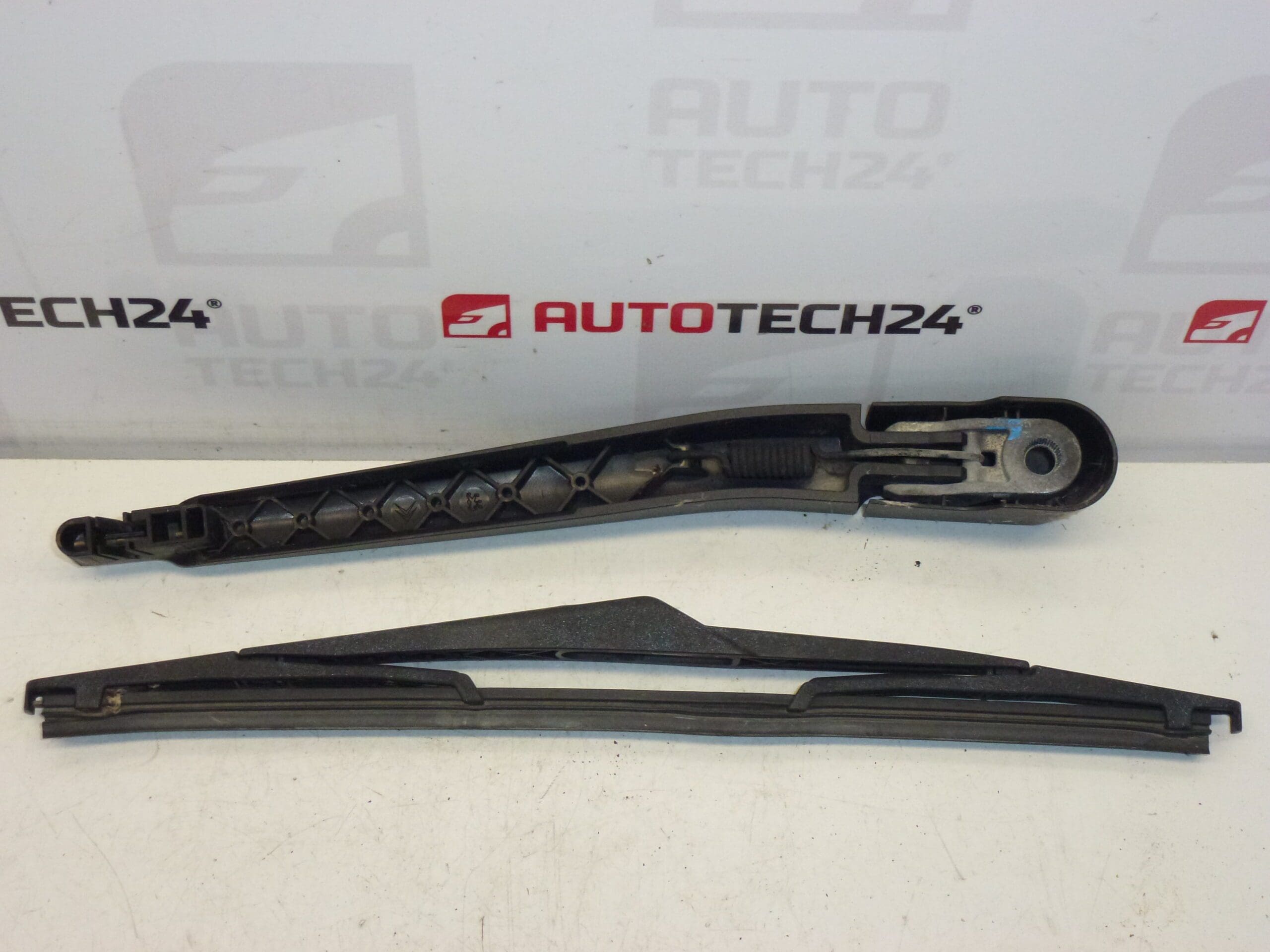 Рамо за задна чистачка Citroën C4 6429X8