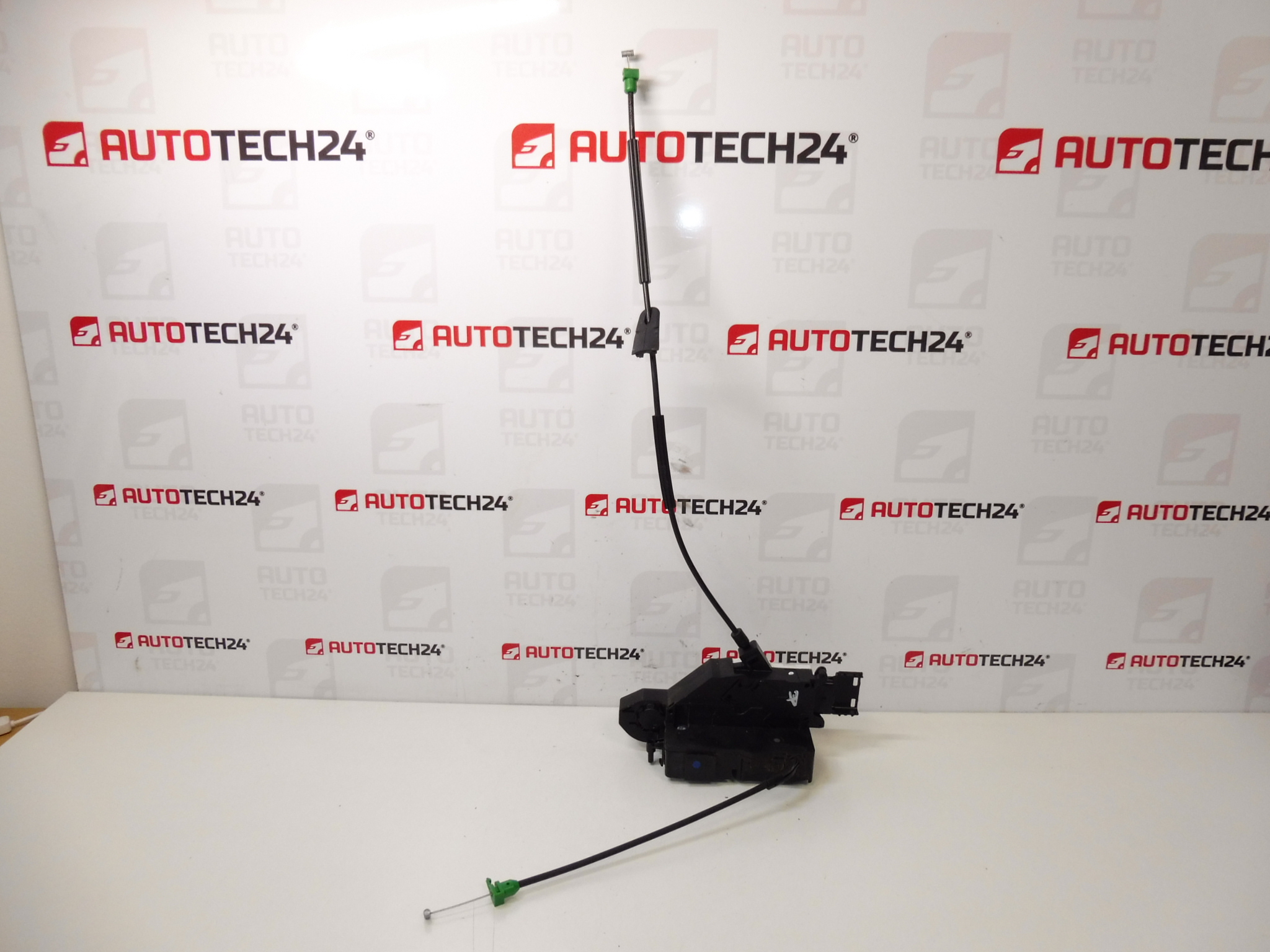 Брава предна дясна врата Citroën C3 Picasso 9136FH