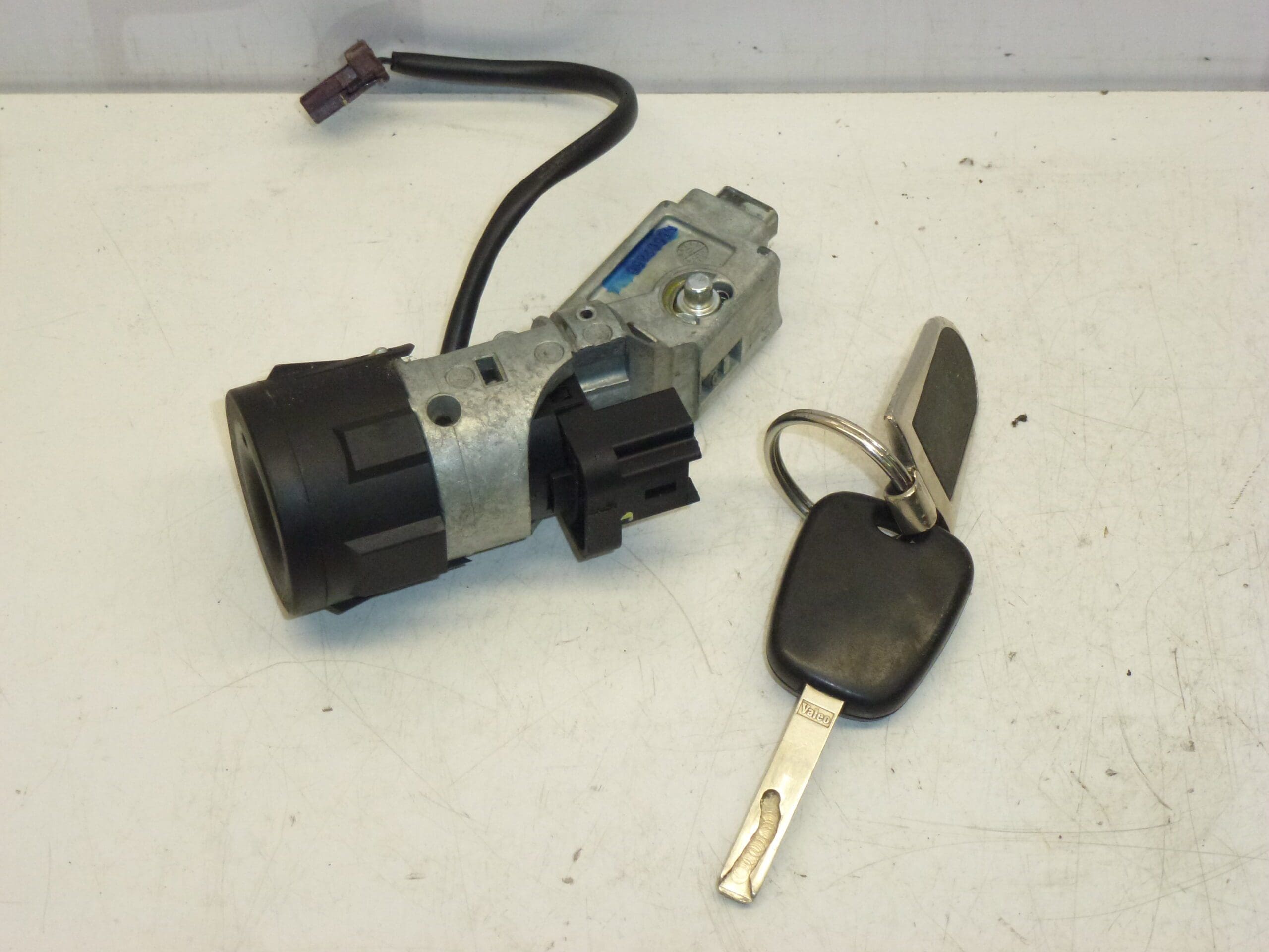 Разпределителна кутия и един ключ Citroën Peugeot 4162EA