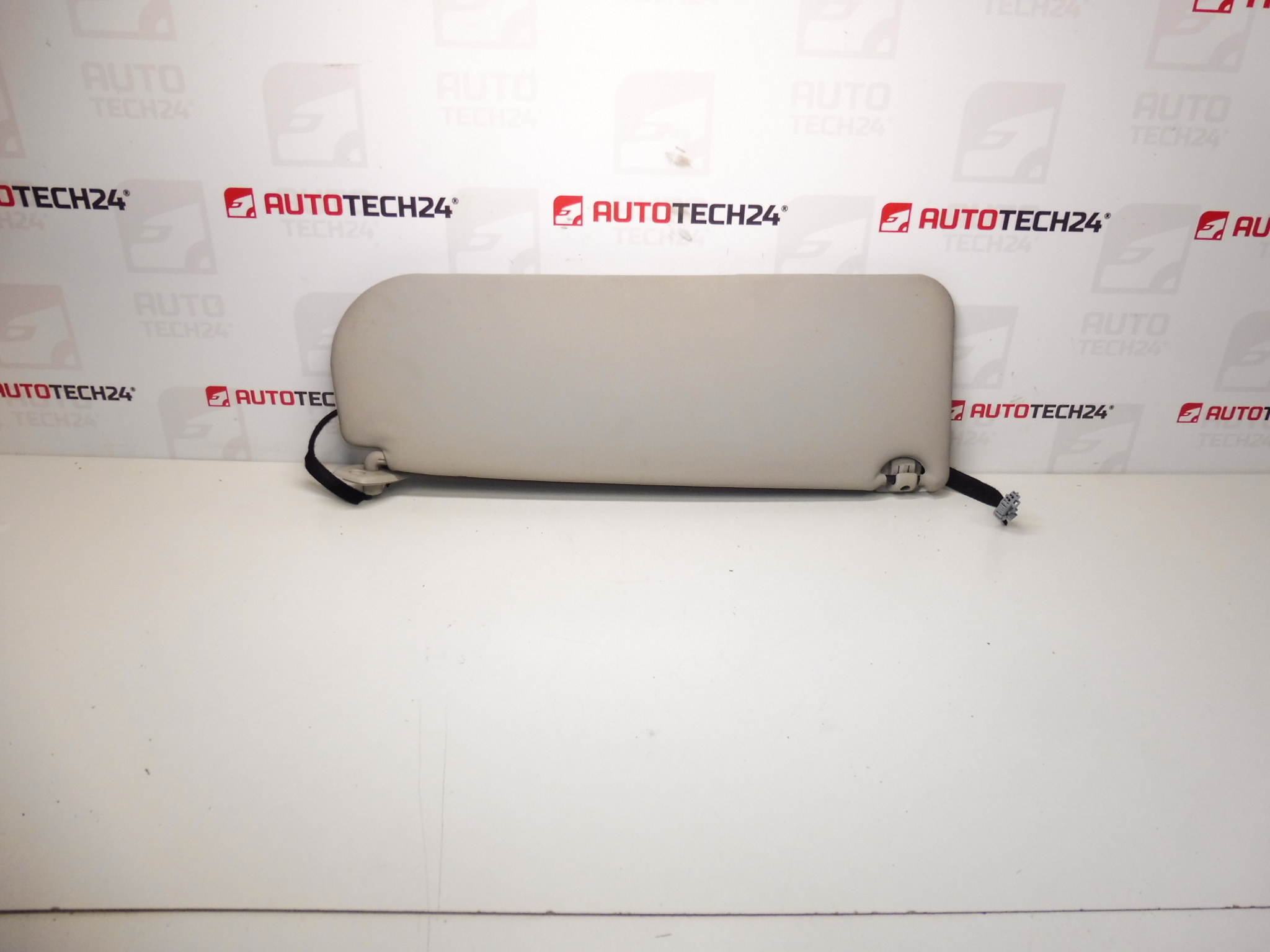 Шофьорски сенник Citroën Peugeot 8143PZ