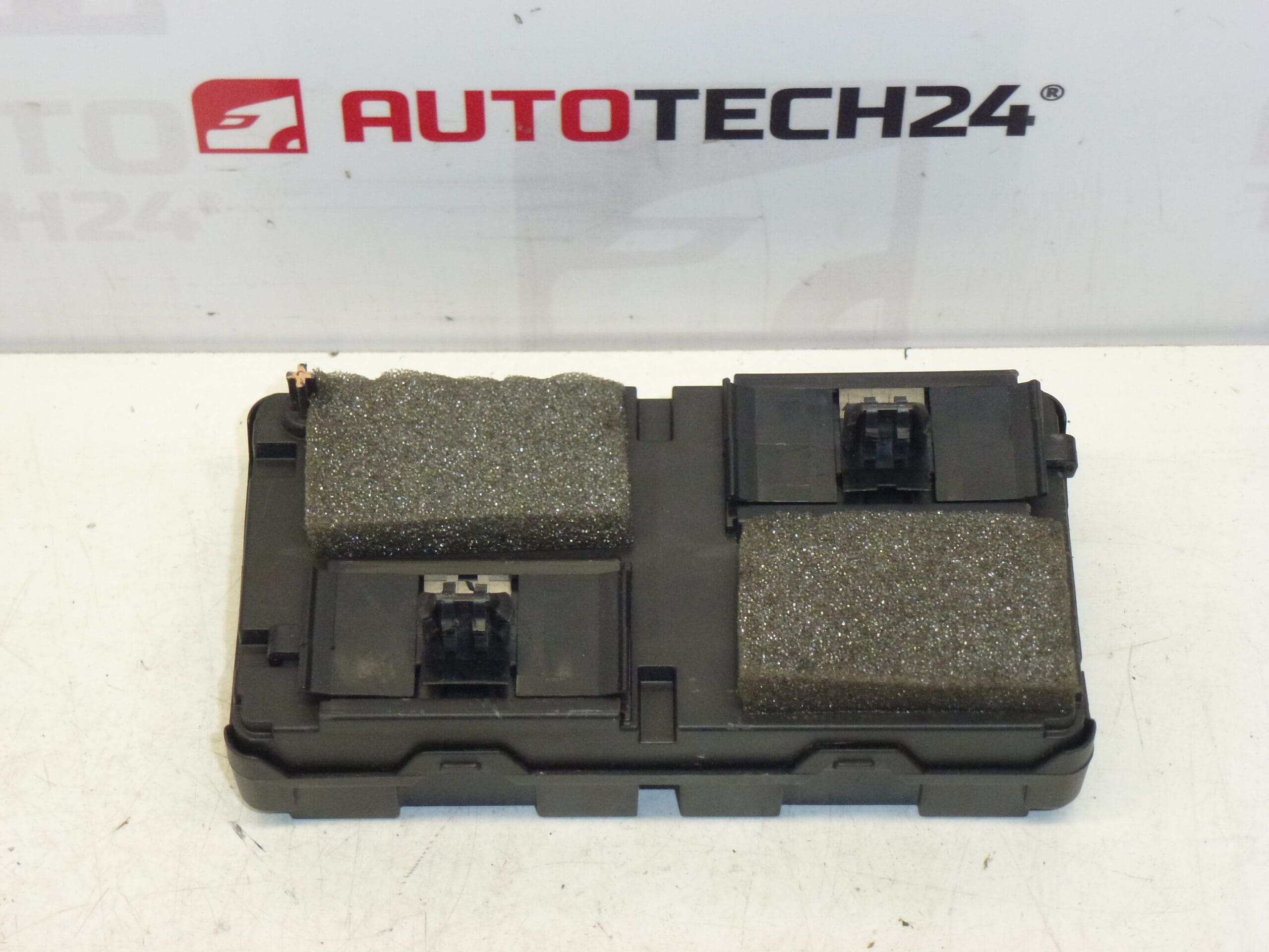 Citroën Peugeot единица 9655140080