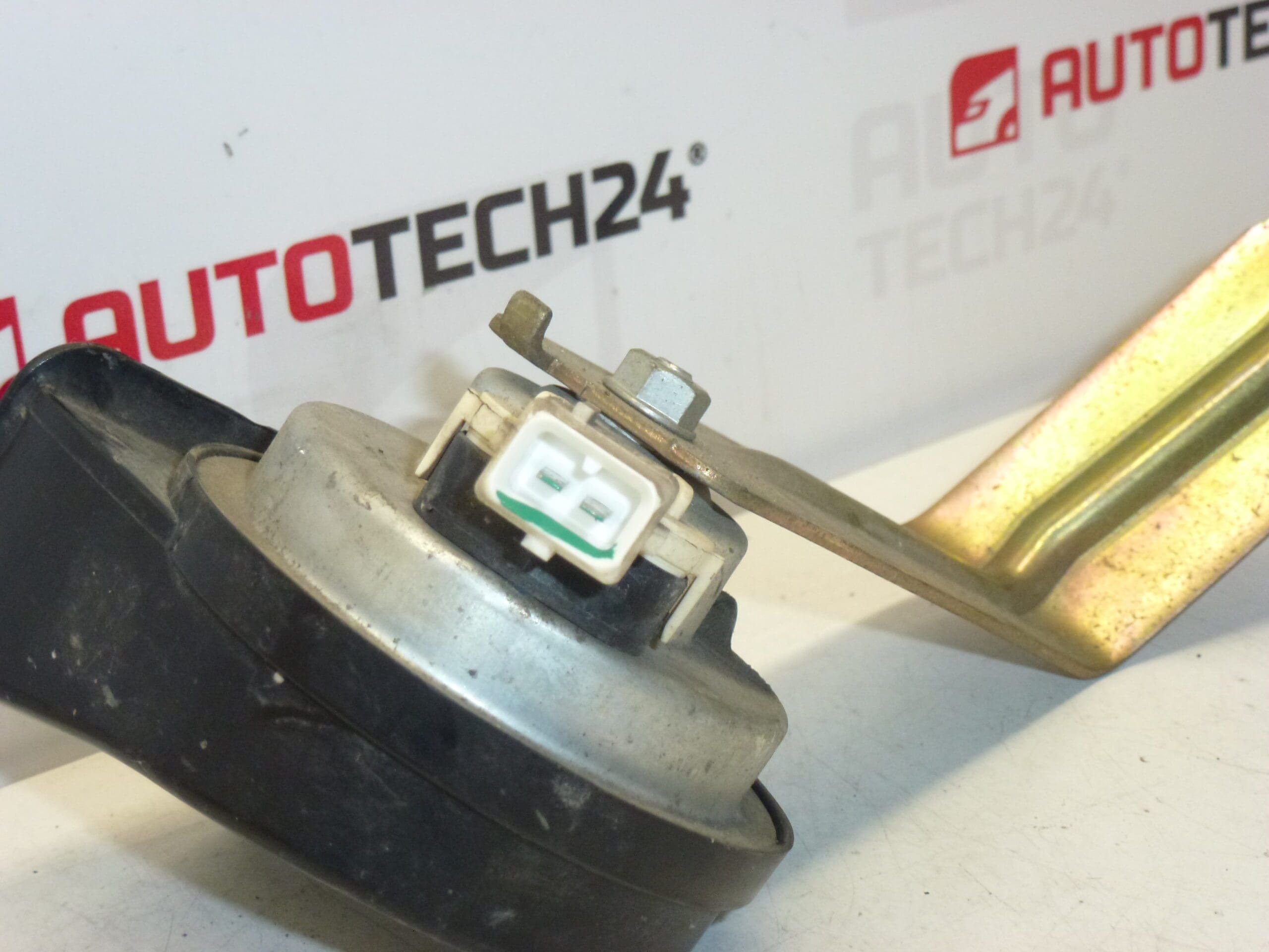 Клаксон с държач Citroën C2 и C3 6236E8