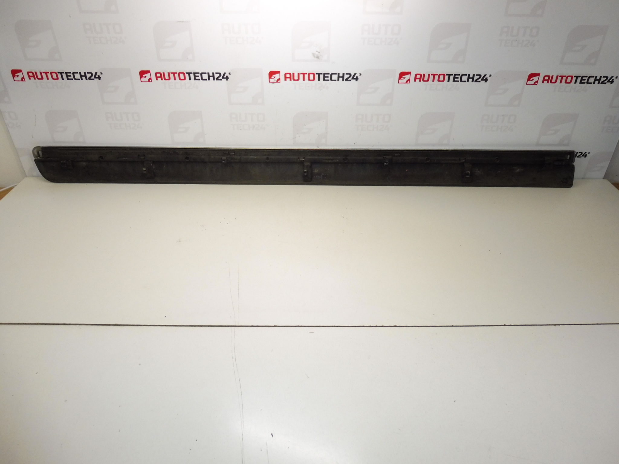 Лайсна задна лява врата Citroen C8 Peugeot 807 EZW 1401029977 8546W2