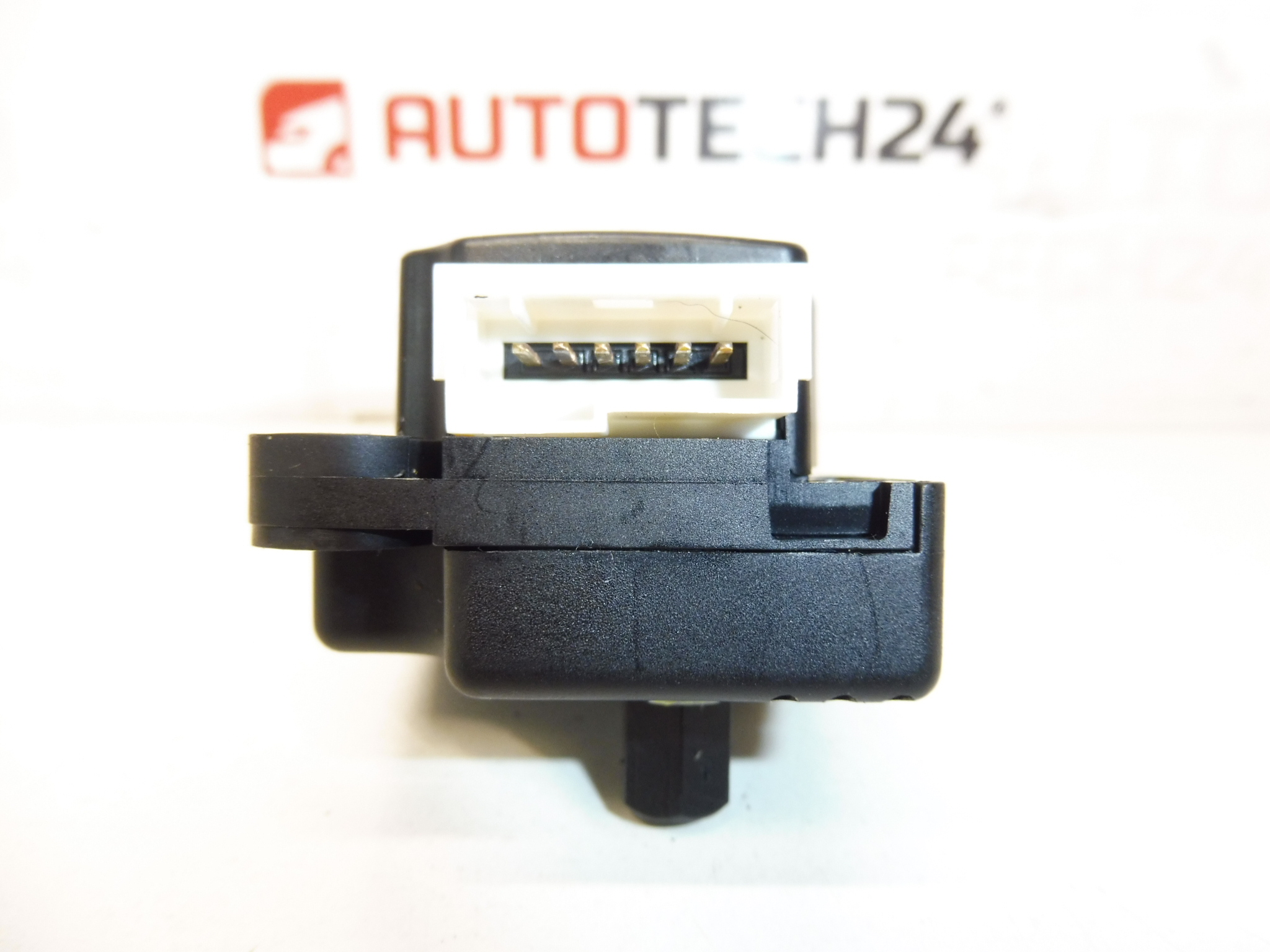 Серво BEHR Citroën Peugeot EAM501 951508Ua14 6447QN