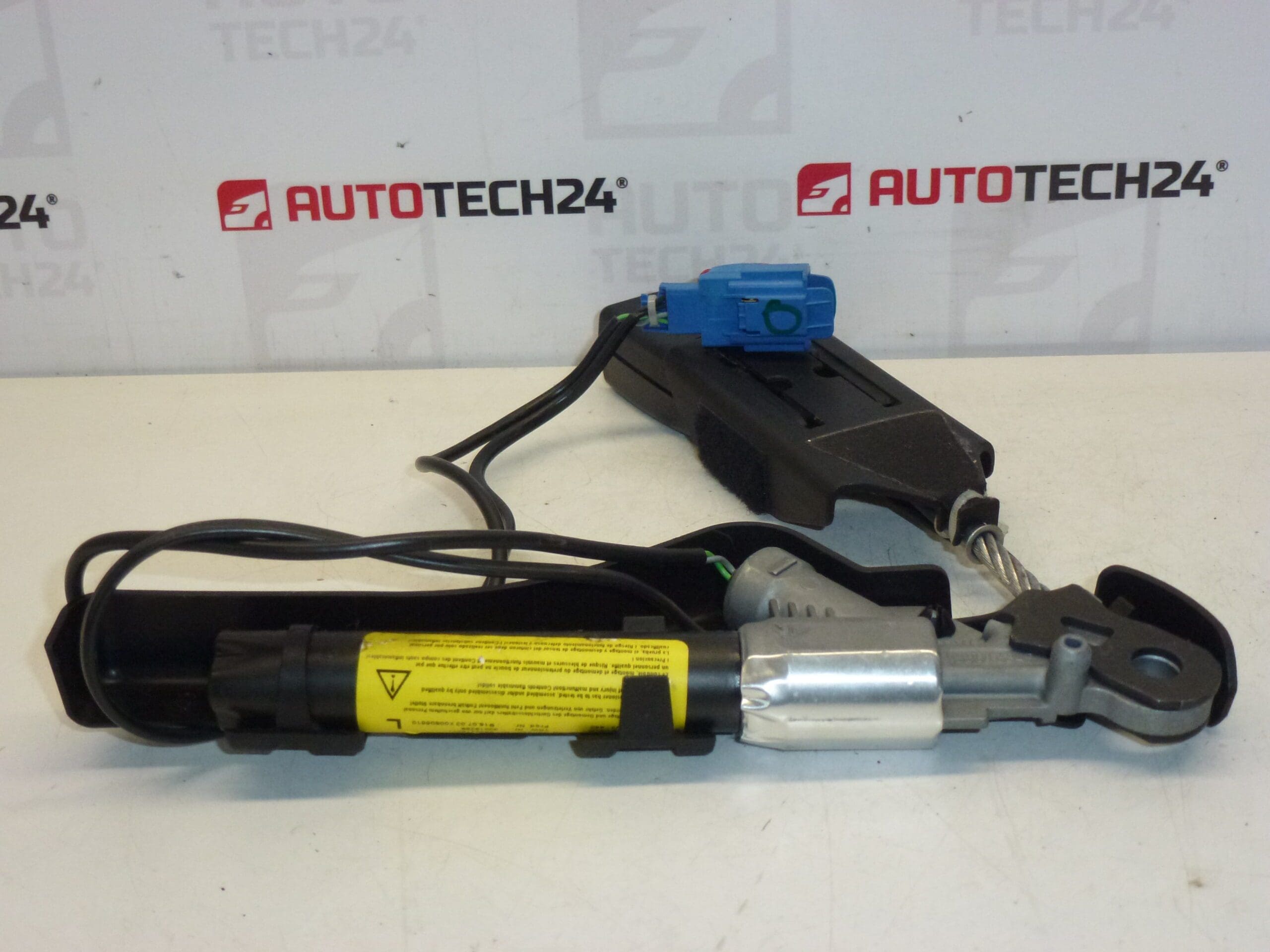 Пиро обтегач преден ляв Citroën C2 C3 9640676877 8973TH