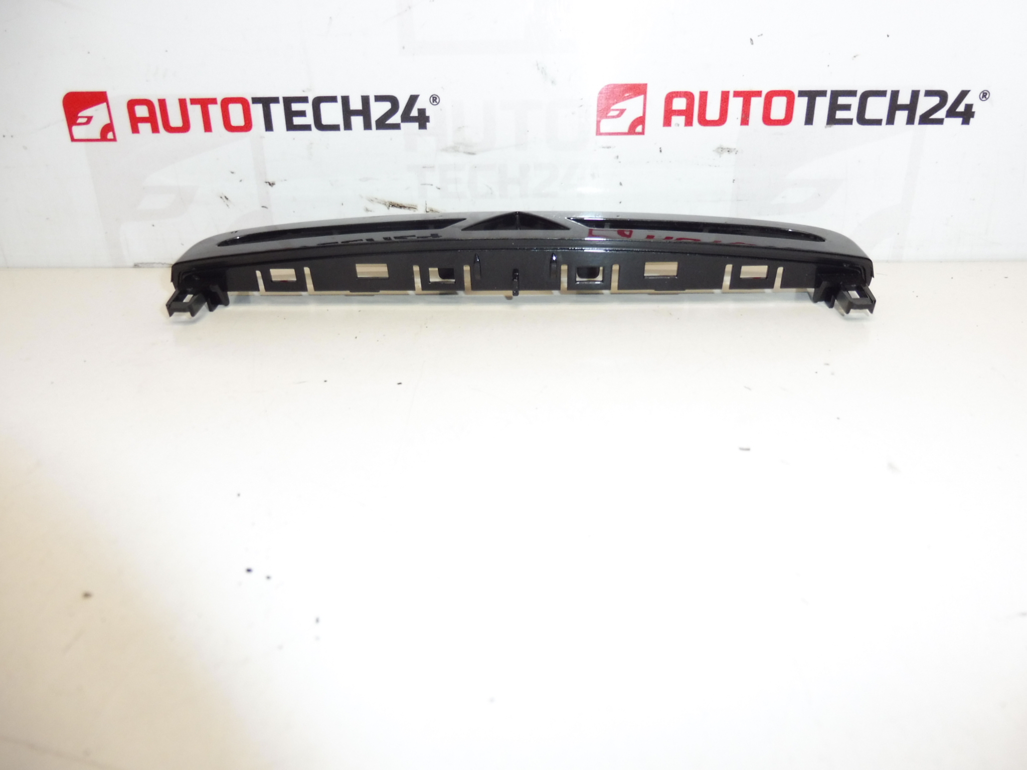 Панел с бутони Peugeot 308 9658691577 8231QN