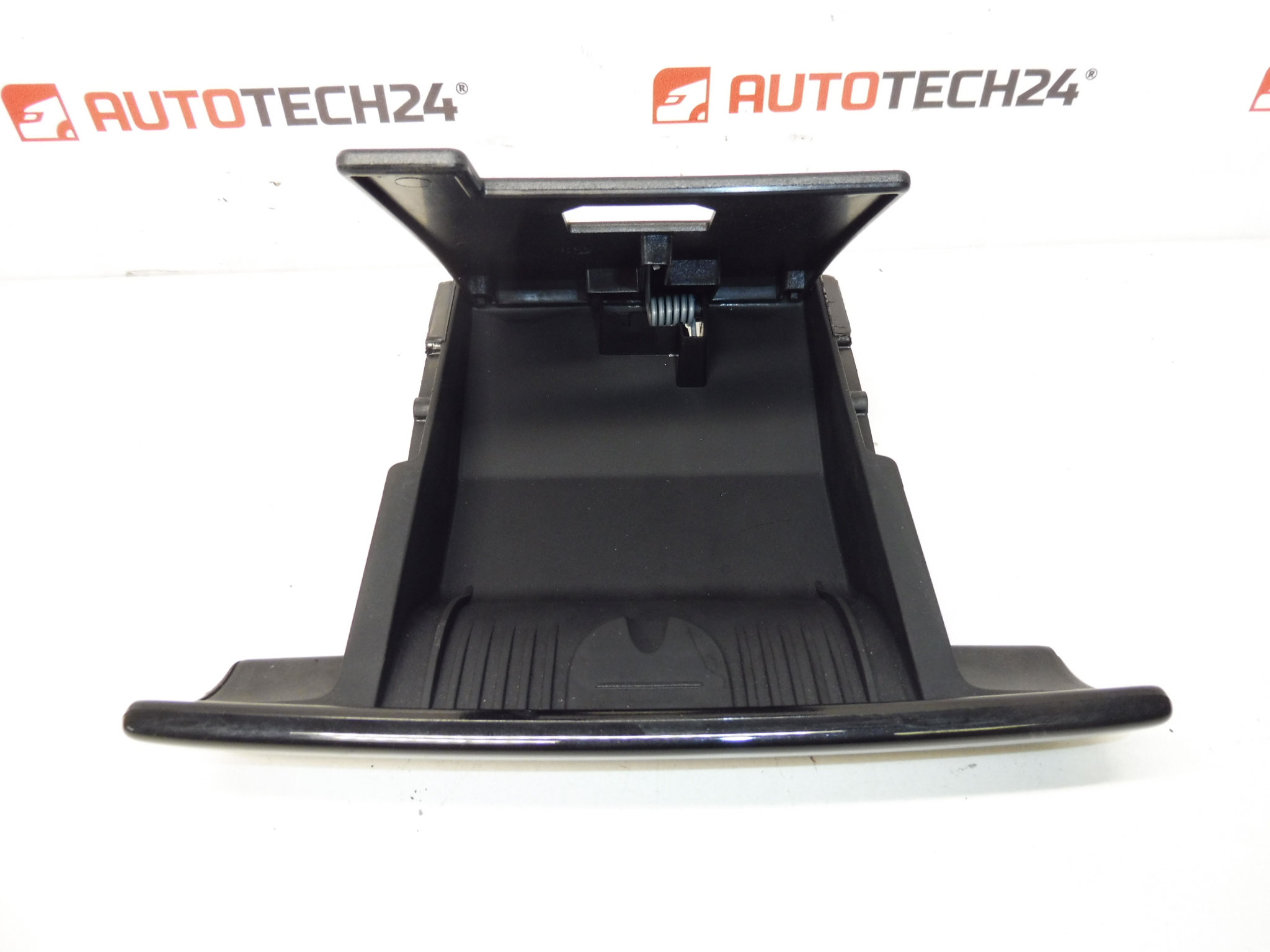 Пепелник Peugeot 308 9658691077 8230W8