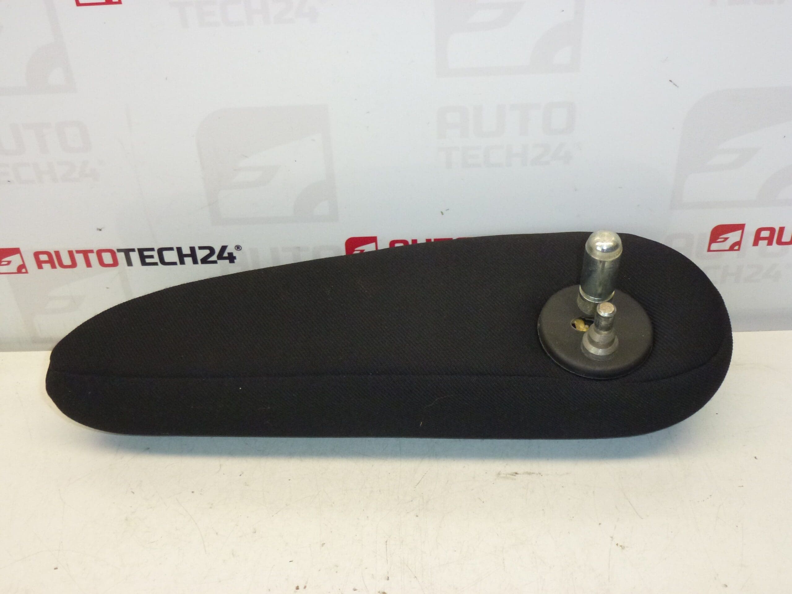 Подлакътник черен Citroën Peugeot десен 8830SV