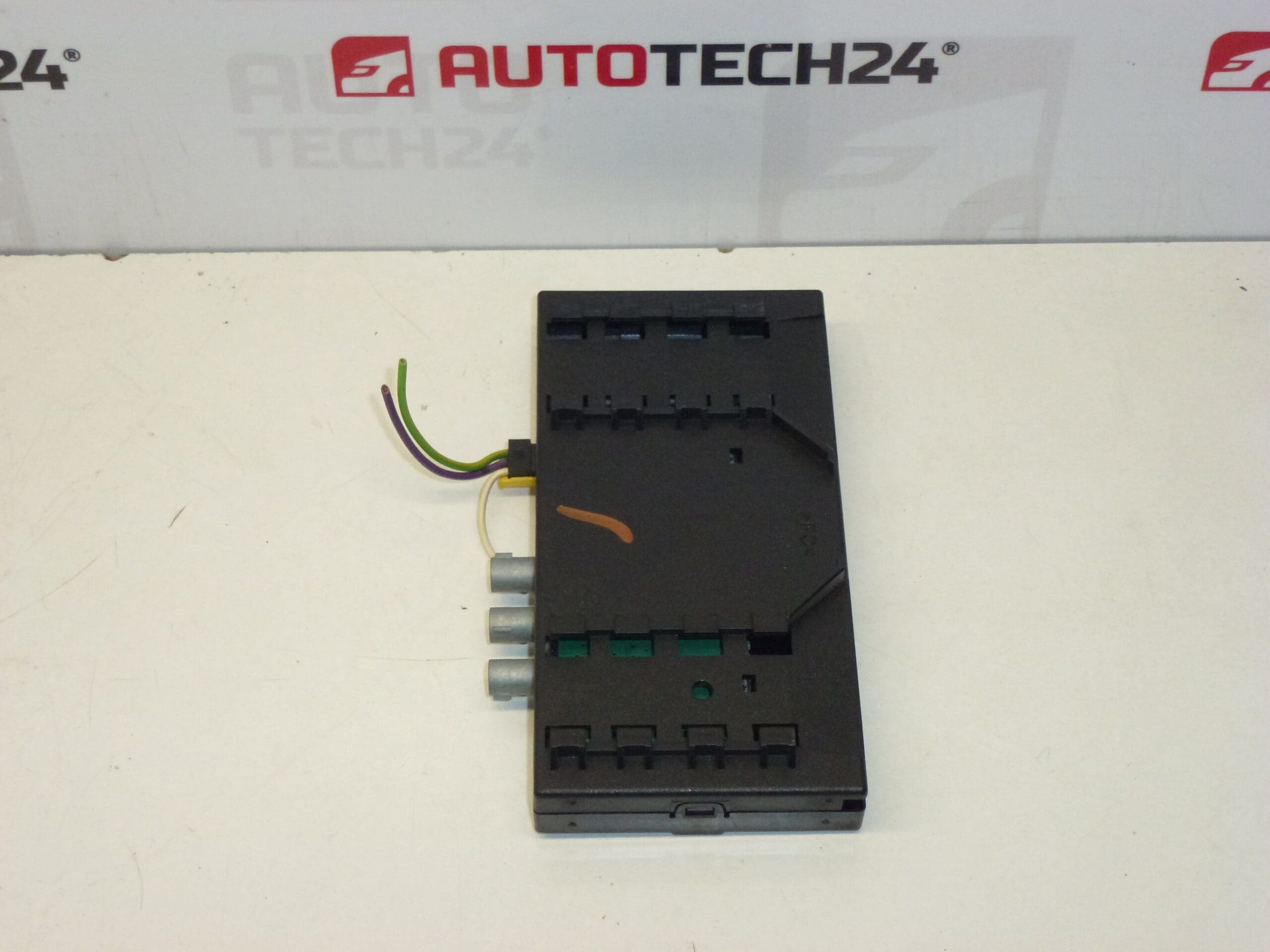 Антена Citroën Peugeot 9655888380 6561EC