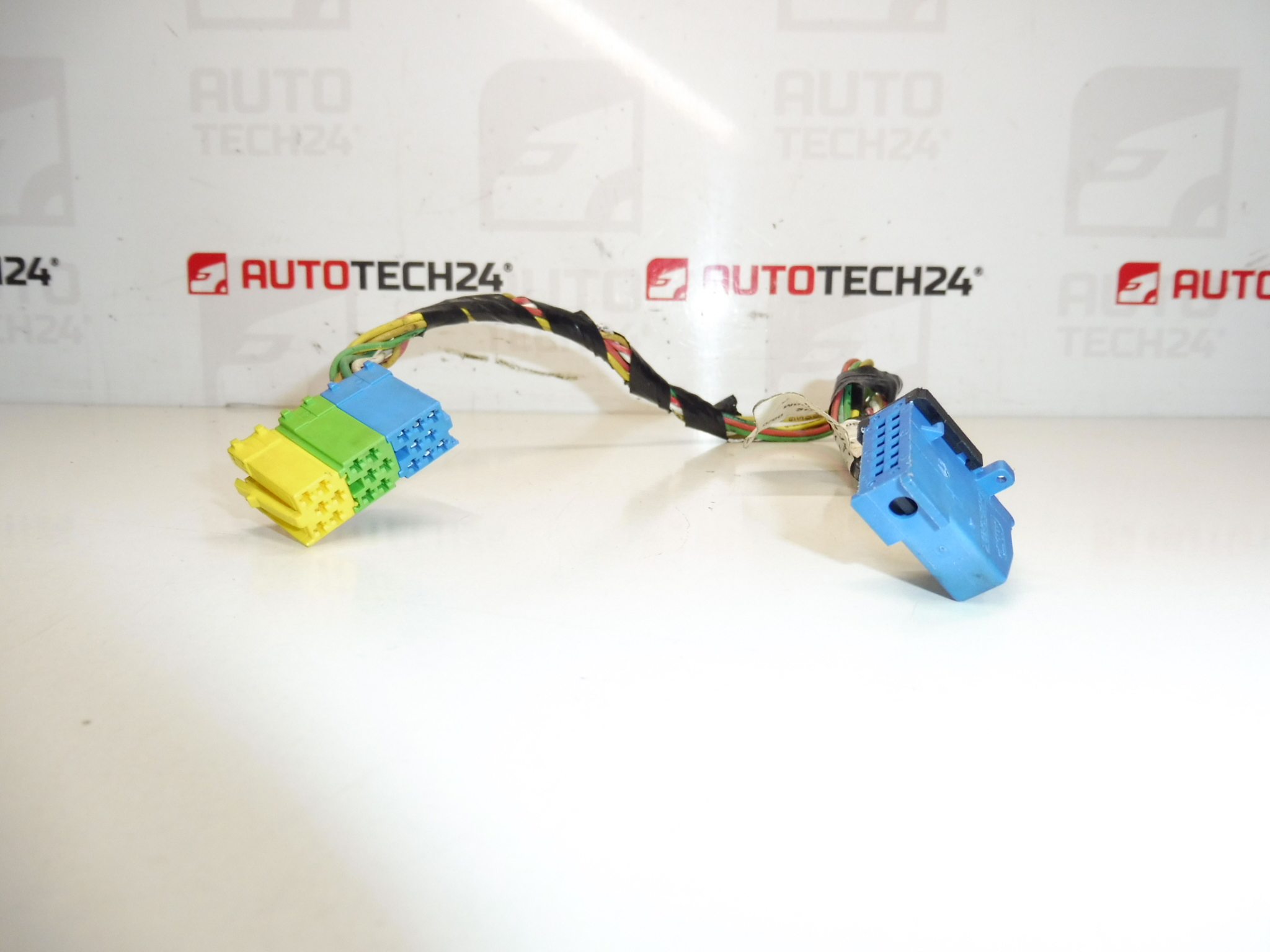 Ситроен Пежо CD чейнджър кабел 9642532680