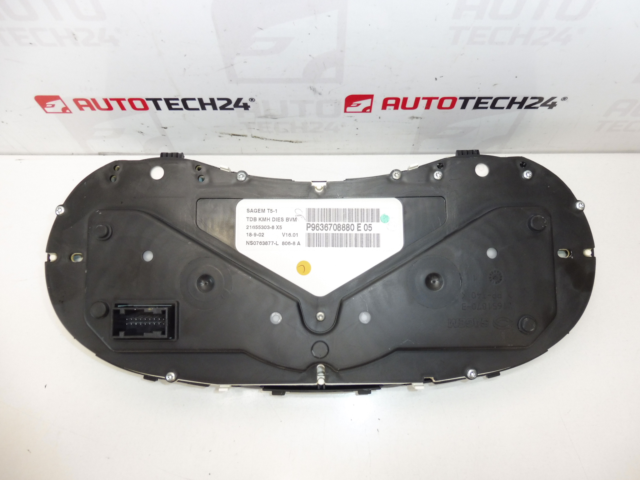 Скоростомер Peugeot 307 пробег 330000 км 9636708880 6104R2