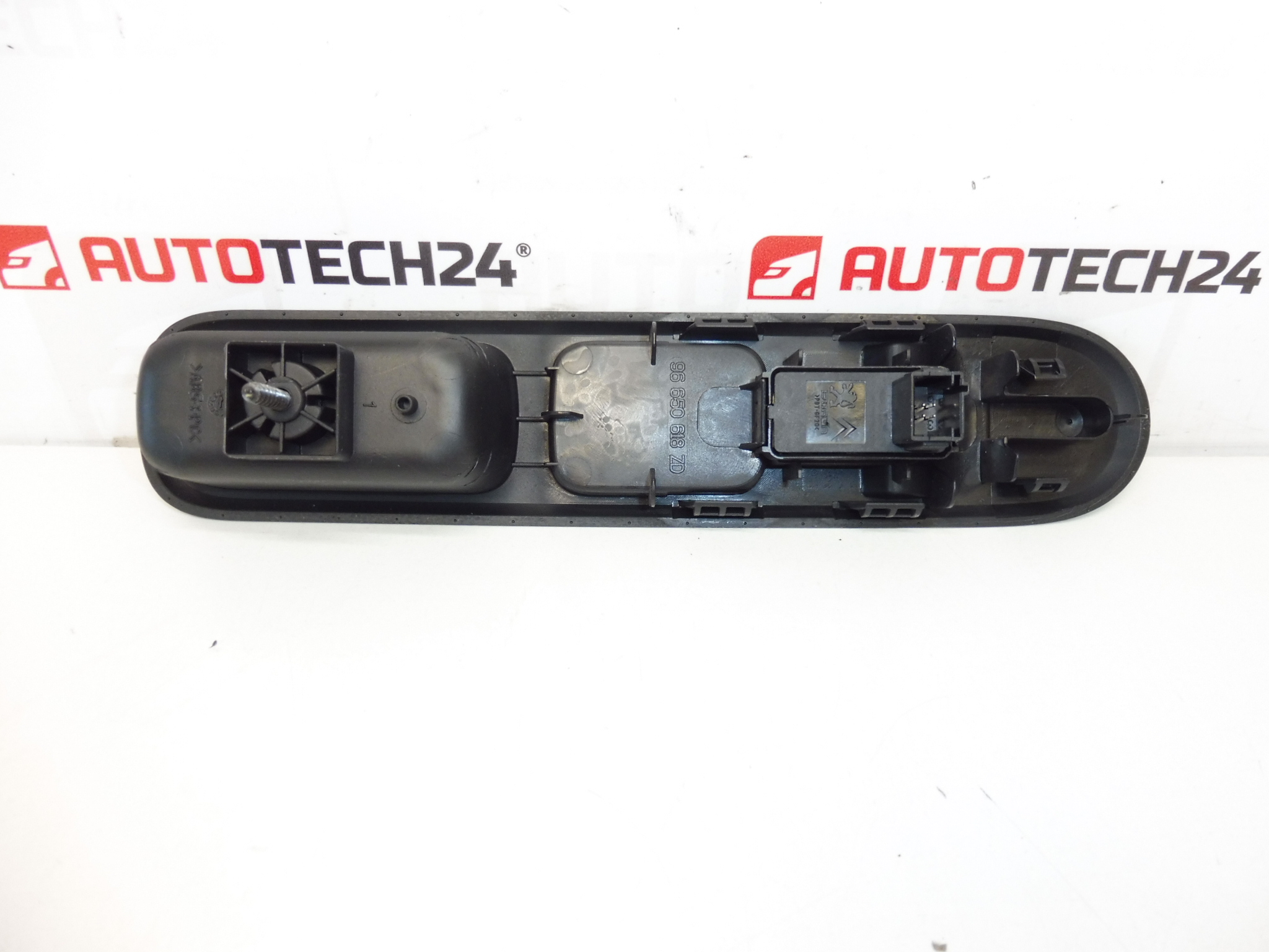 Peugeot 3008 и 5008 Window Control 96662297XT 96650618ZD 6490X3