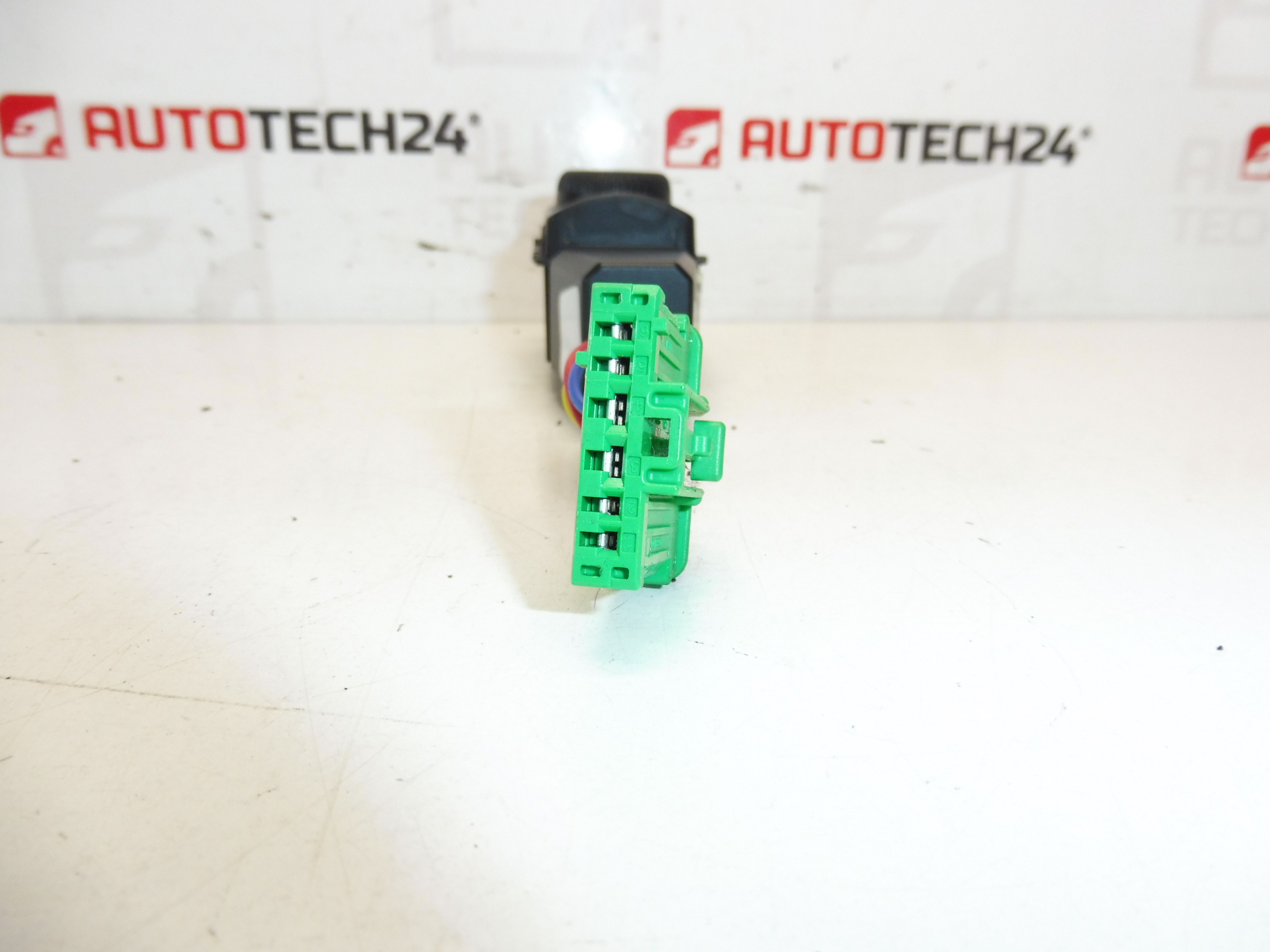 Peugeot 3008 5008 Управление на отоплението и климатика 96846886XT 6451YX