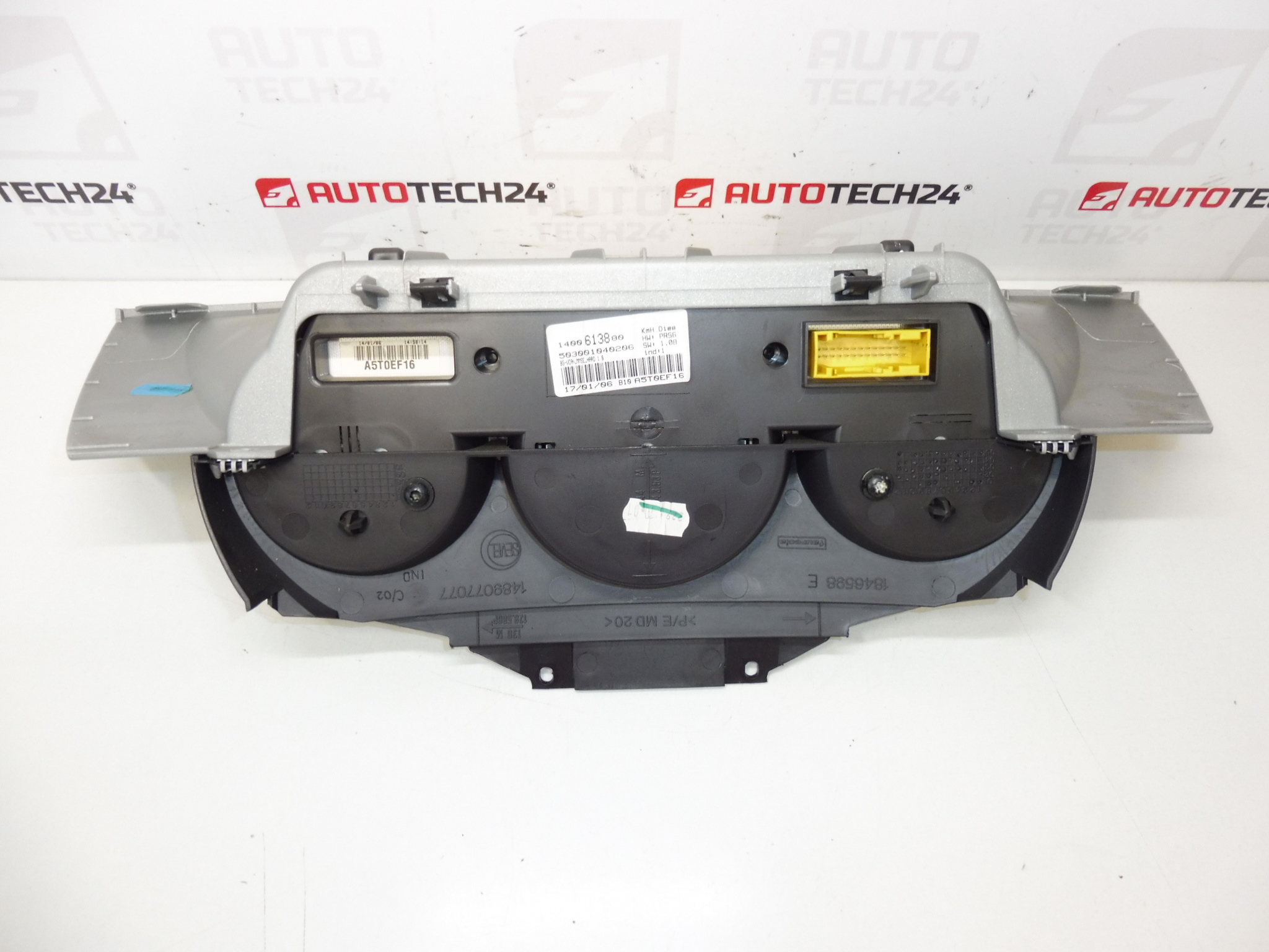 Скоростомер Citroën C8 Peugeot 807 1400613880 6105XG